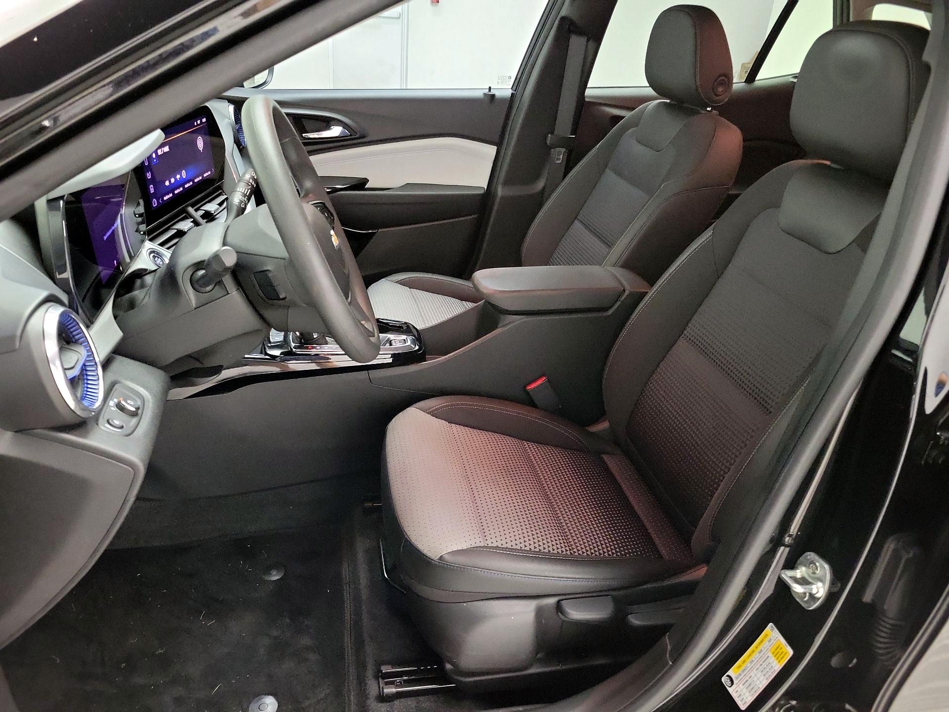 Thumbnail: 2024 Chevrolet Trax - 11