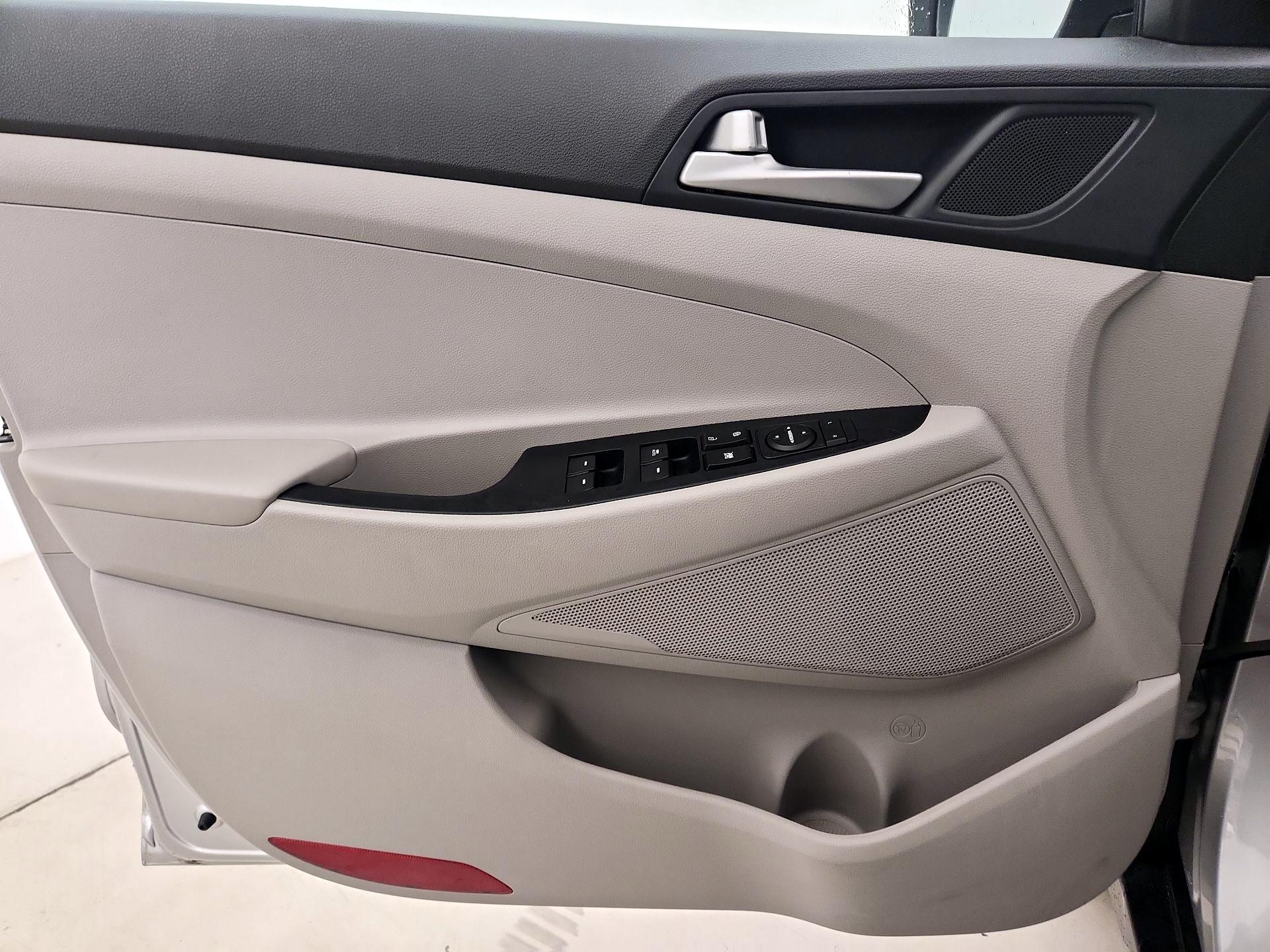 Thumbnail: 2020 Hyundai Tucson - 12