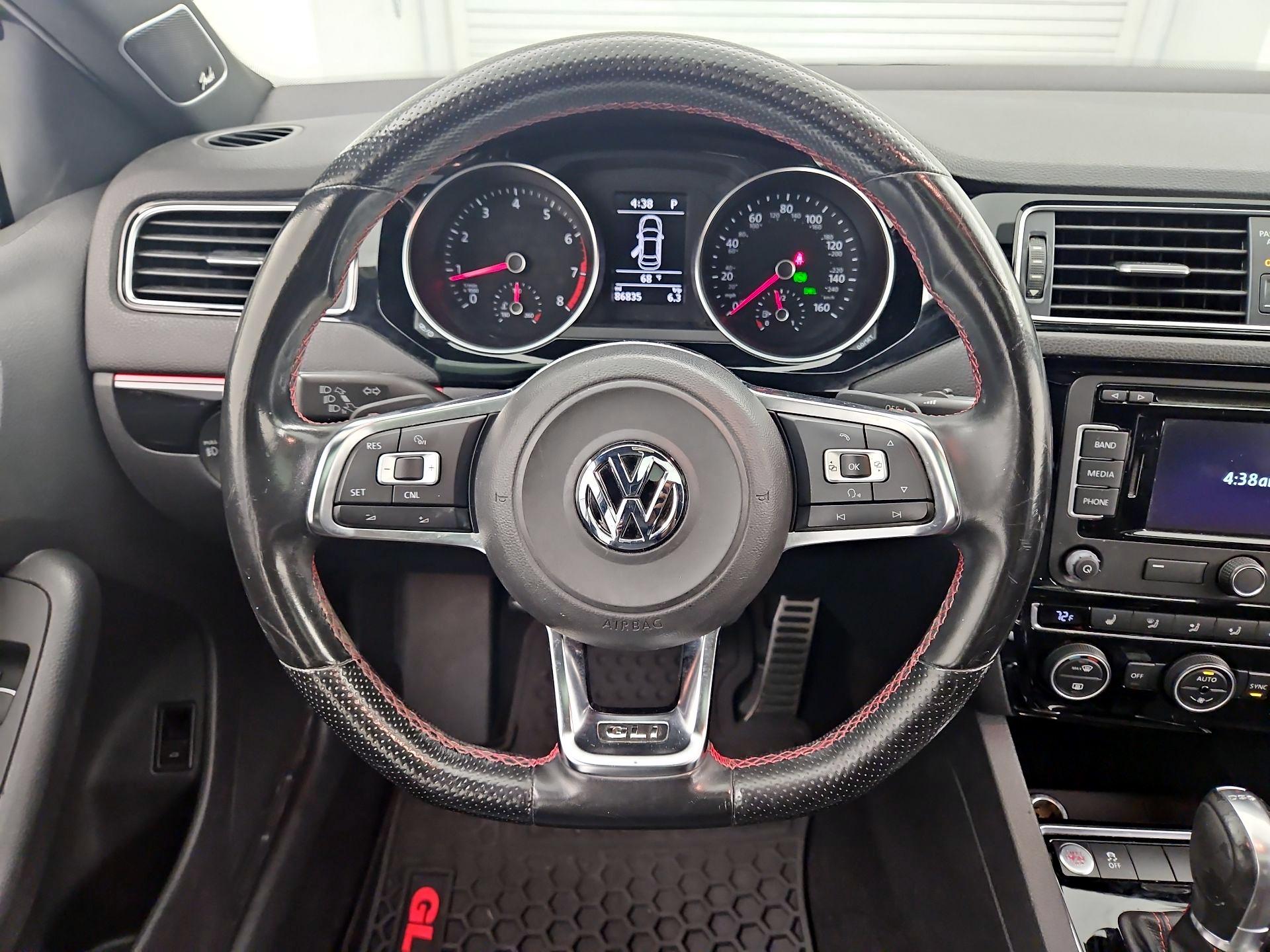 Thumbnail: 2015 Volkswagen Jetta - 10