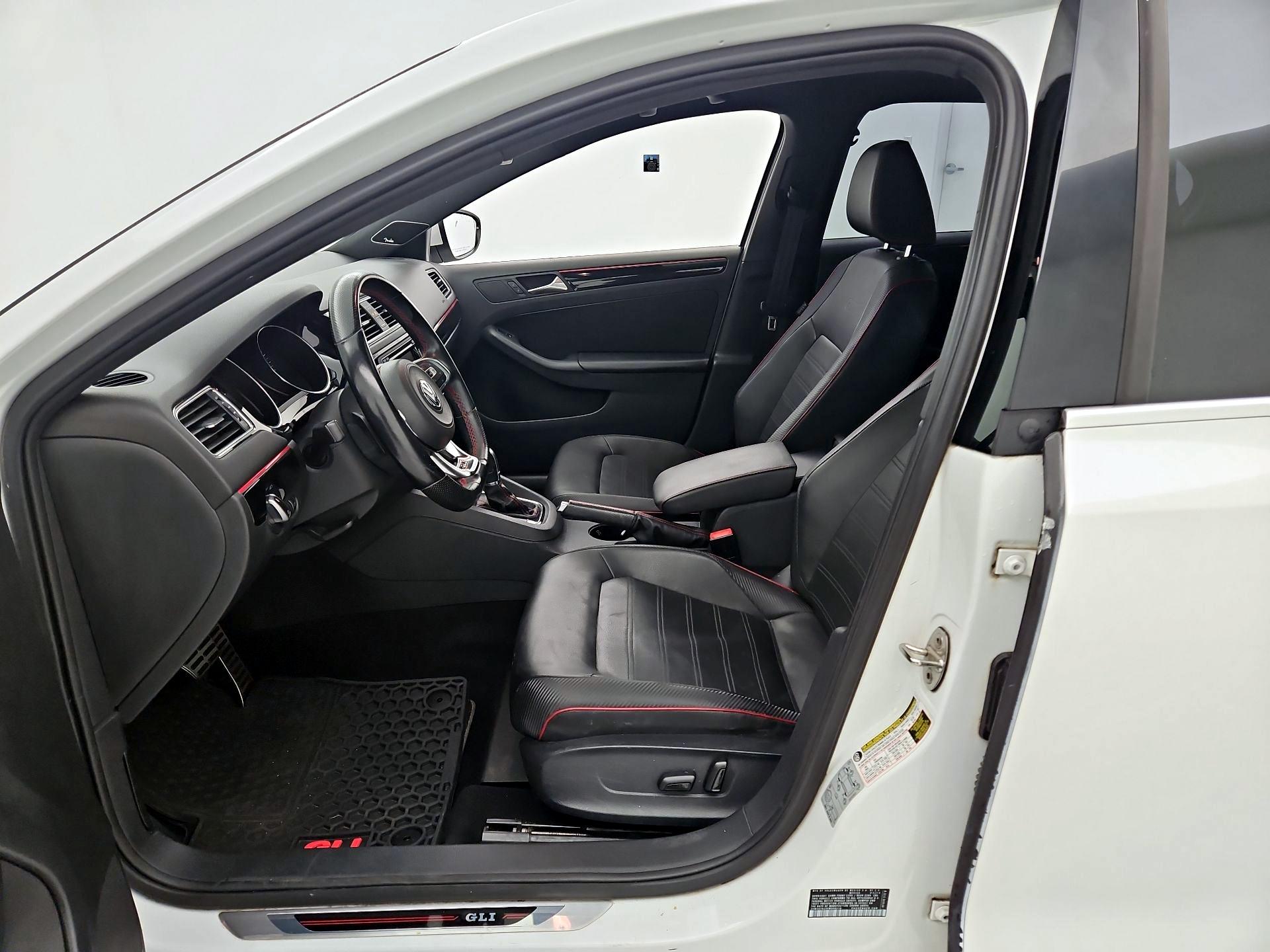 Thumbnail: 2015 Volkswagen Jetta - 11