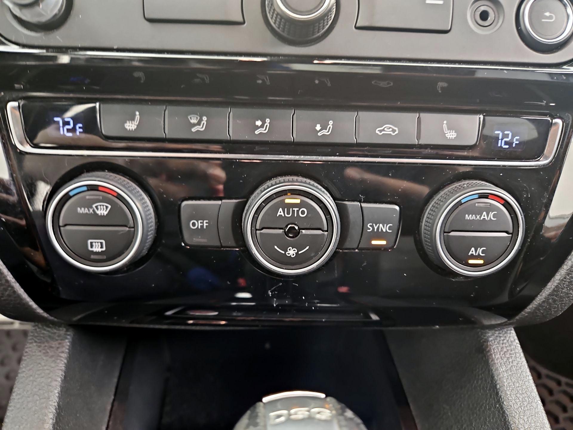 Thumbnail: 2015 Volkswagen Jetta - 16