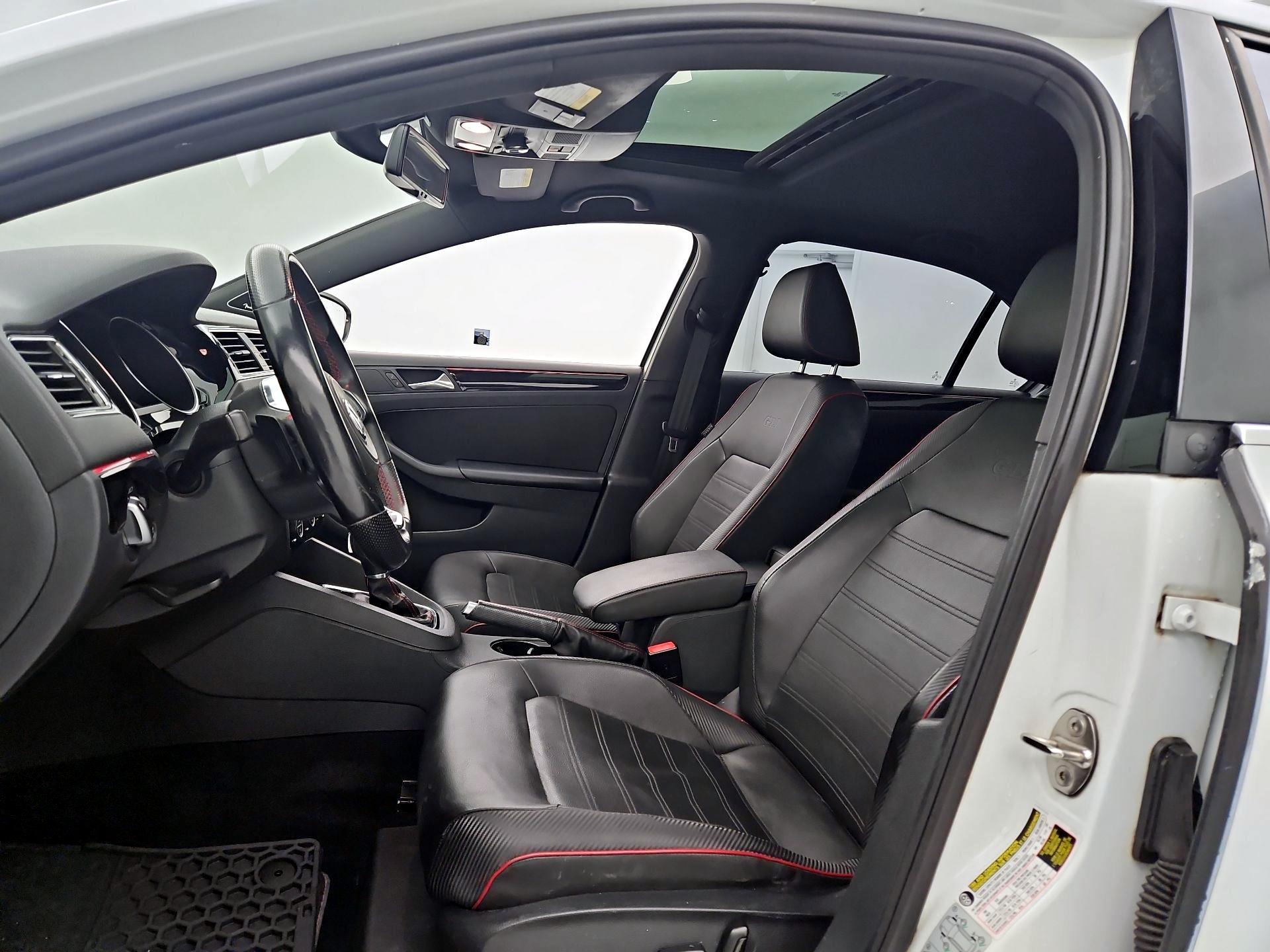 Thumbnail: 2015 Volkswagen Jetta - 18