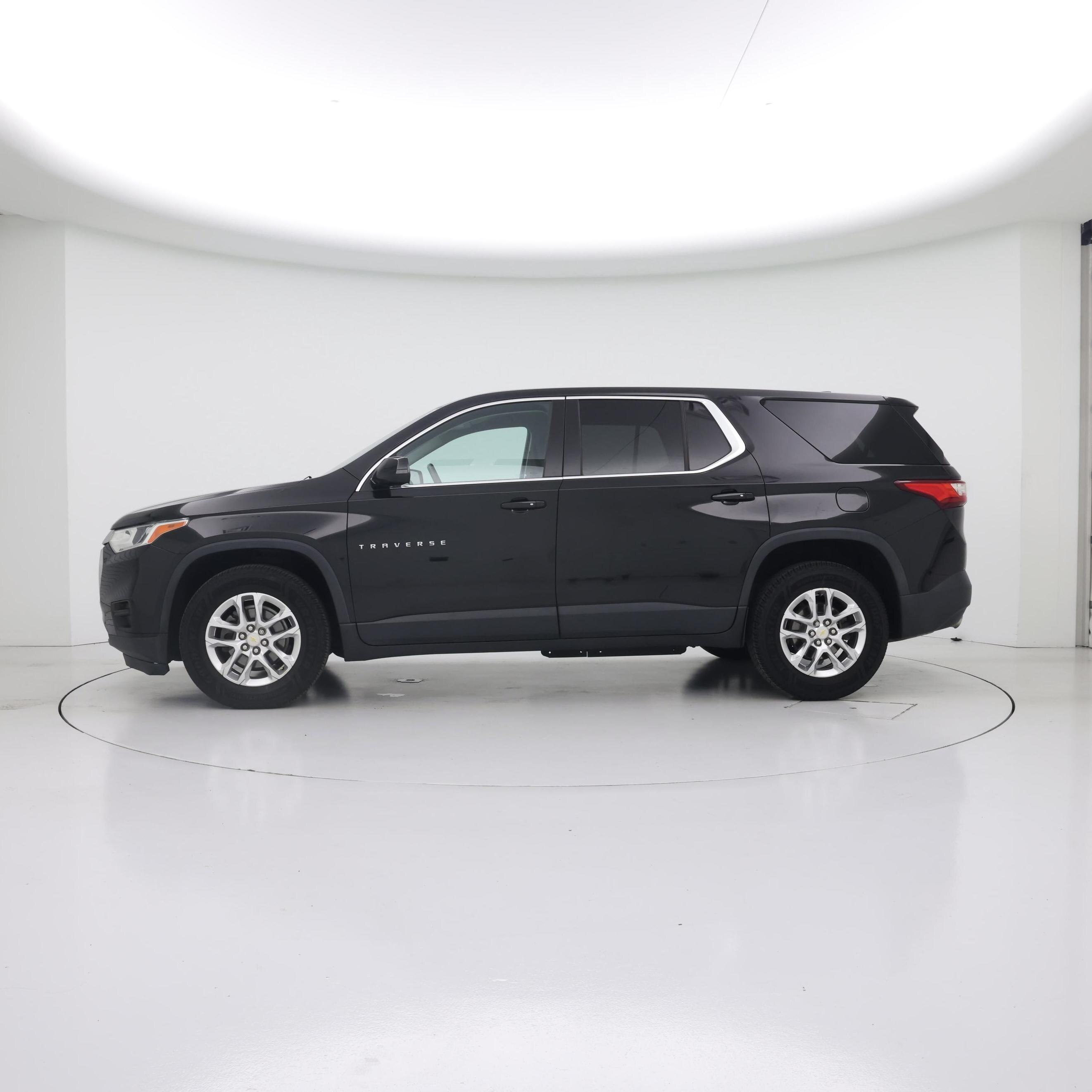 Thumbnail: 2019 Chevrolet Traverse - 3