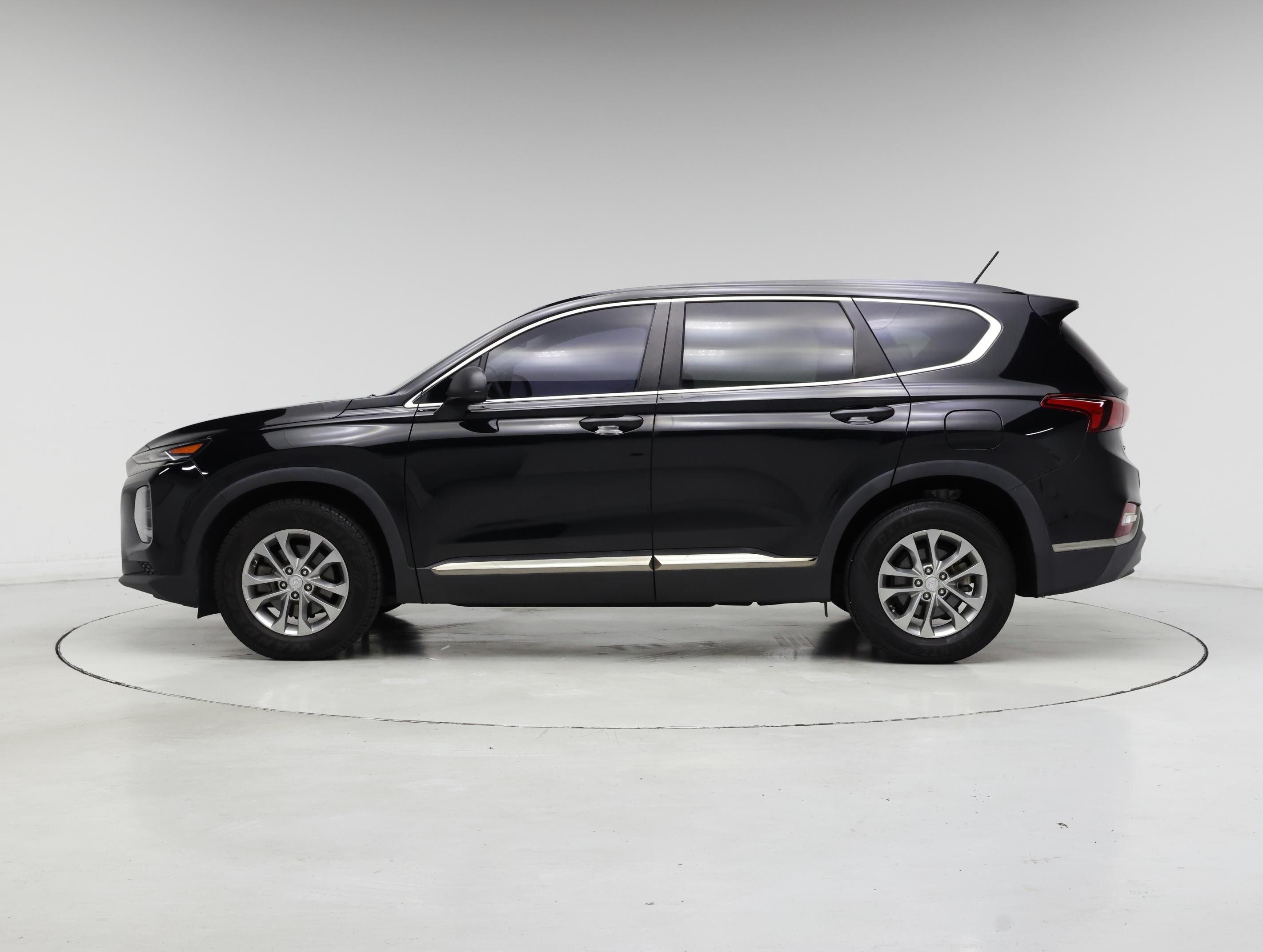 Thumbnail: 2019 Hyundai Santa Fe - 3