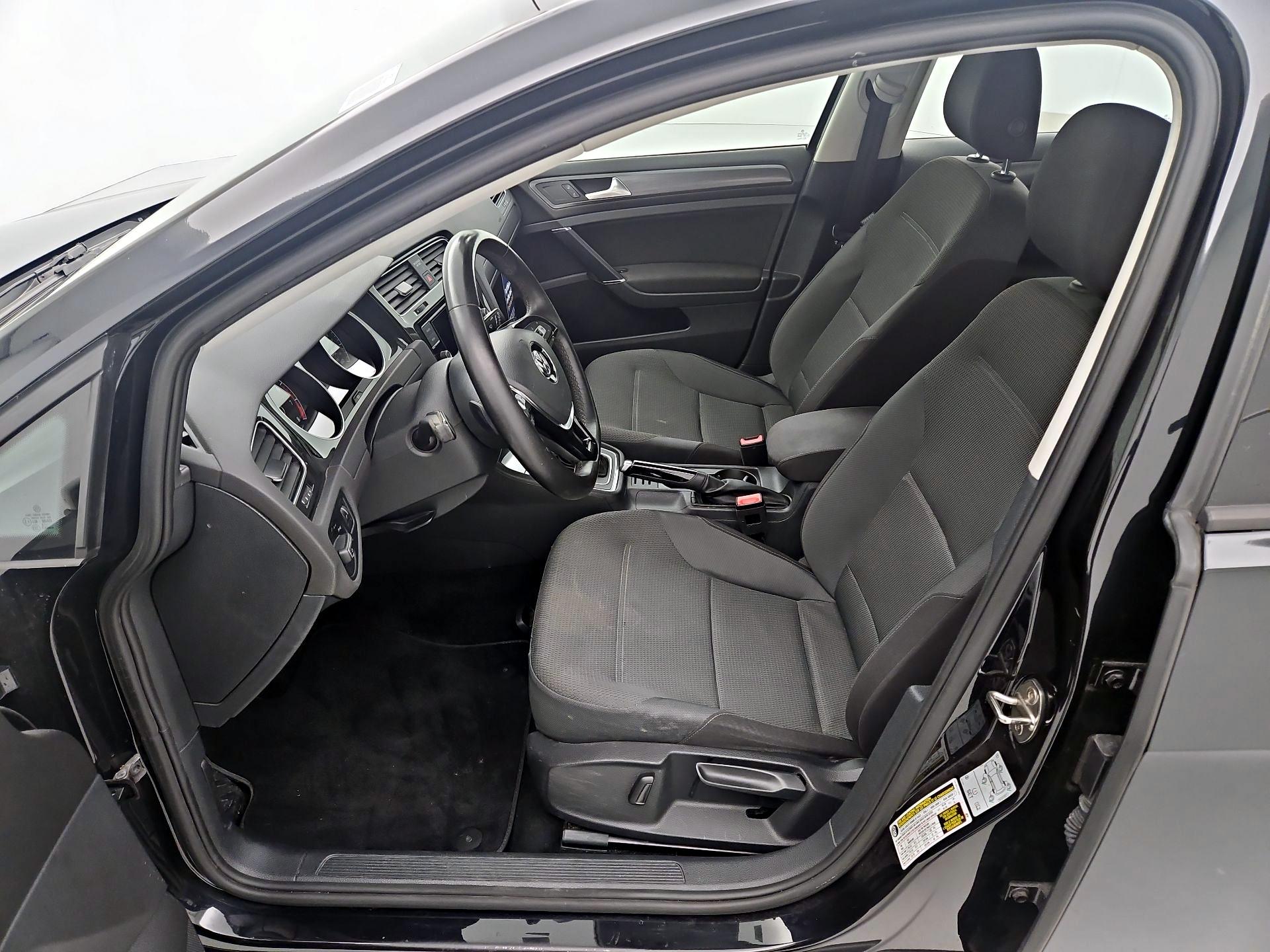 Thumbnail: 2019 Volkswagen Golf - 11