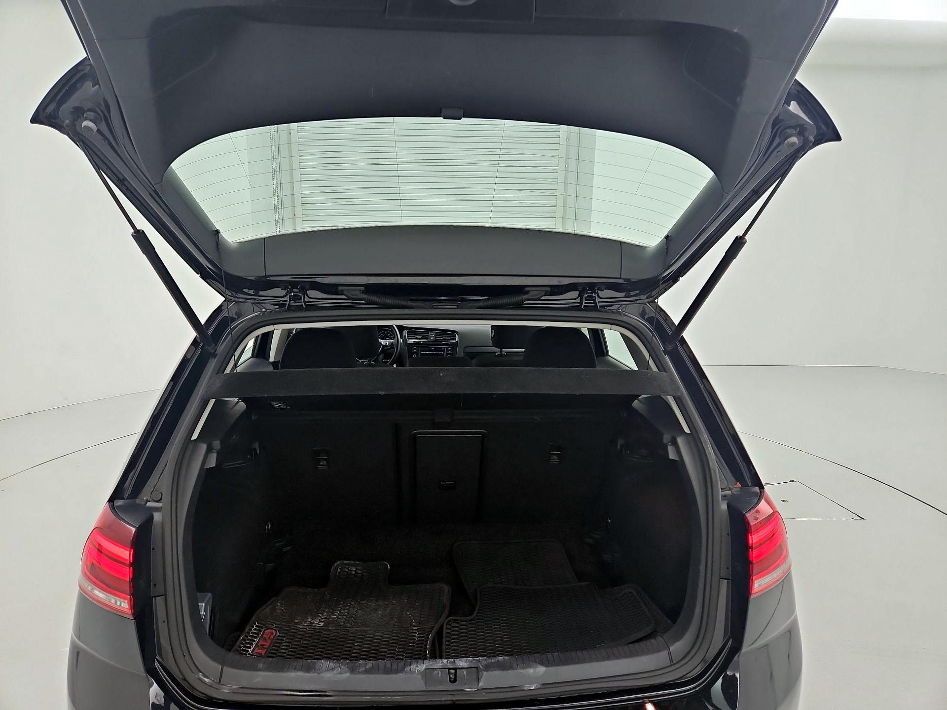 Thumbnail: 2019 Volkswagen Golf - 20