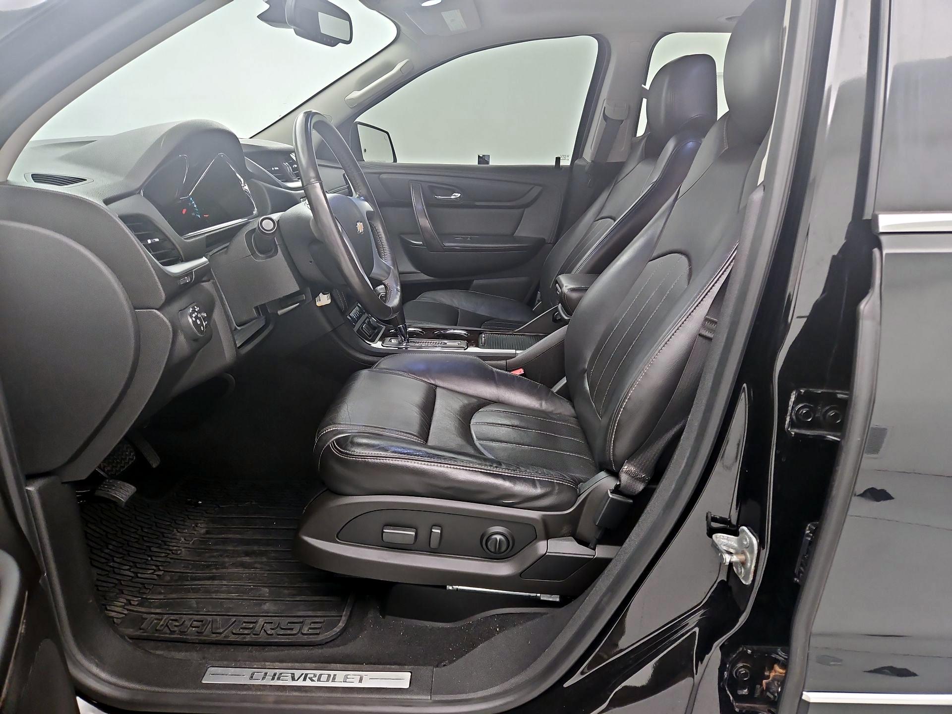 Thumbnail: 2017 Chevrolet Traverse - 11