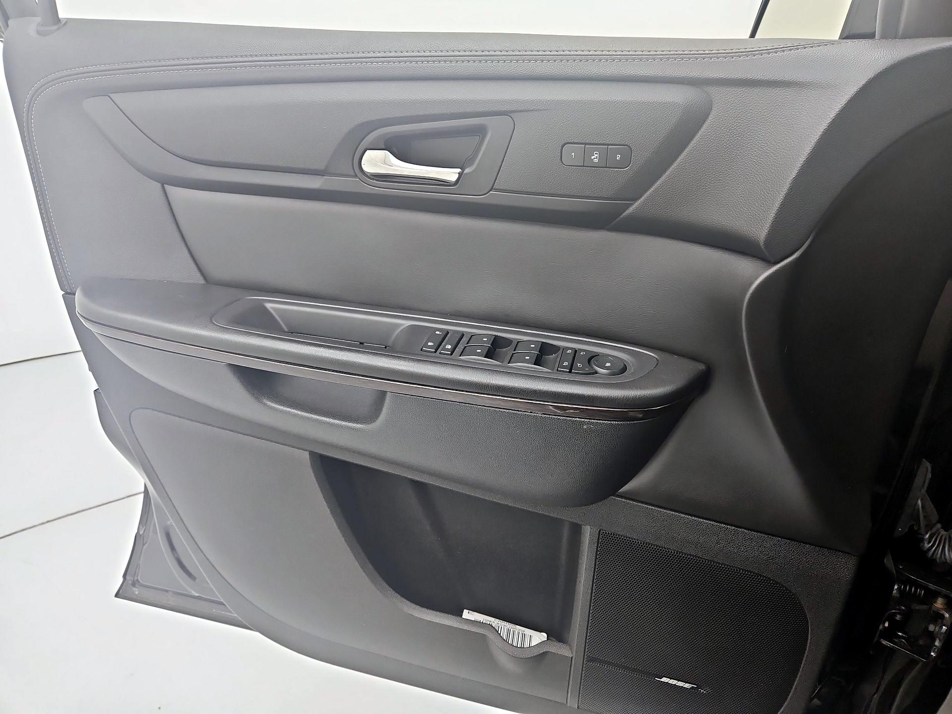 Thumbnail: 2017 Chevrolet Traverse - 12