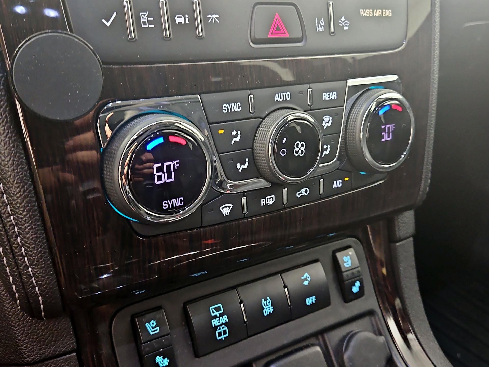 Thumbnail: 2017 Chevrolet Traverse - 16