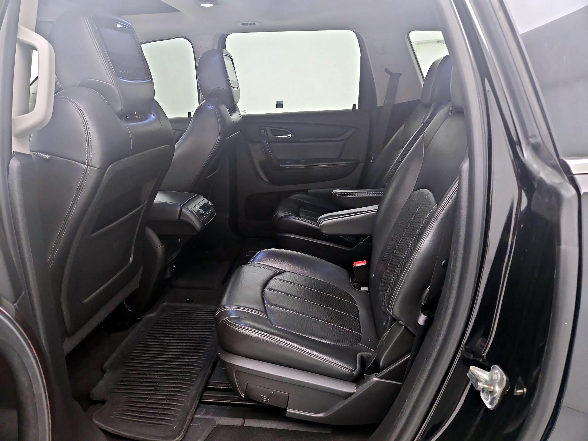 Thumbnail: 2017 Chevrolet Traverse - 20