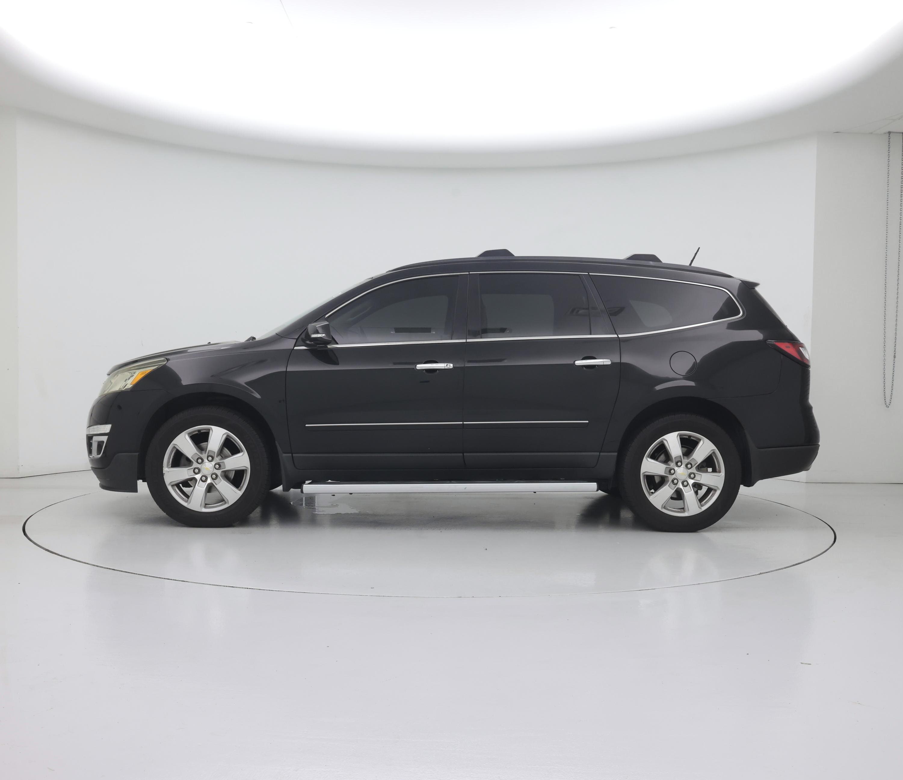 Thumbnail: 2017 Chevrolet Traverse - 3