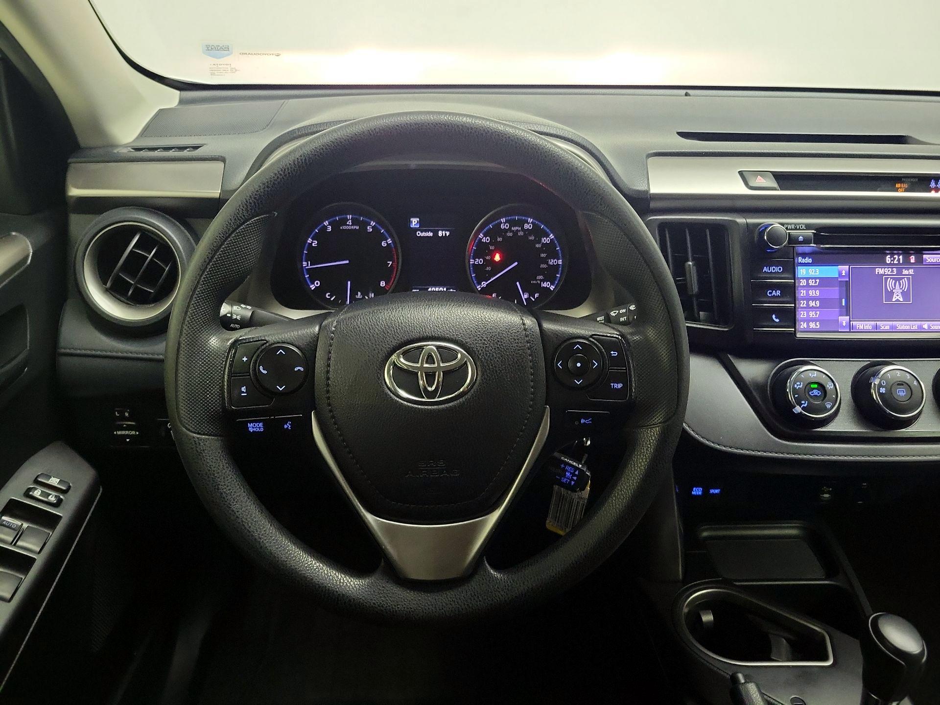 Thumbnail: 2018 Toyota RAV4 - 10