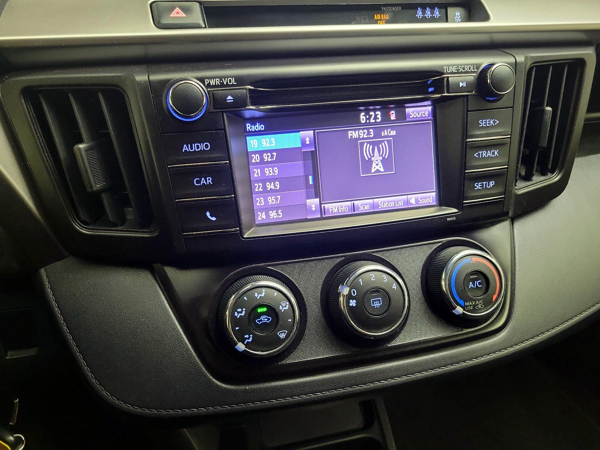 Thumbnail: 2018 Toyota RAV4 - 15