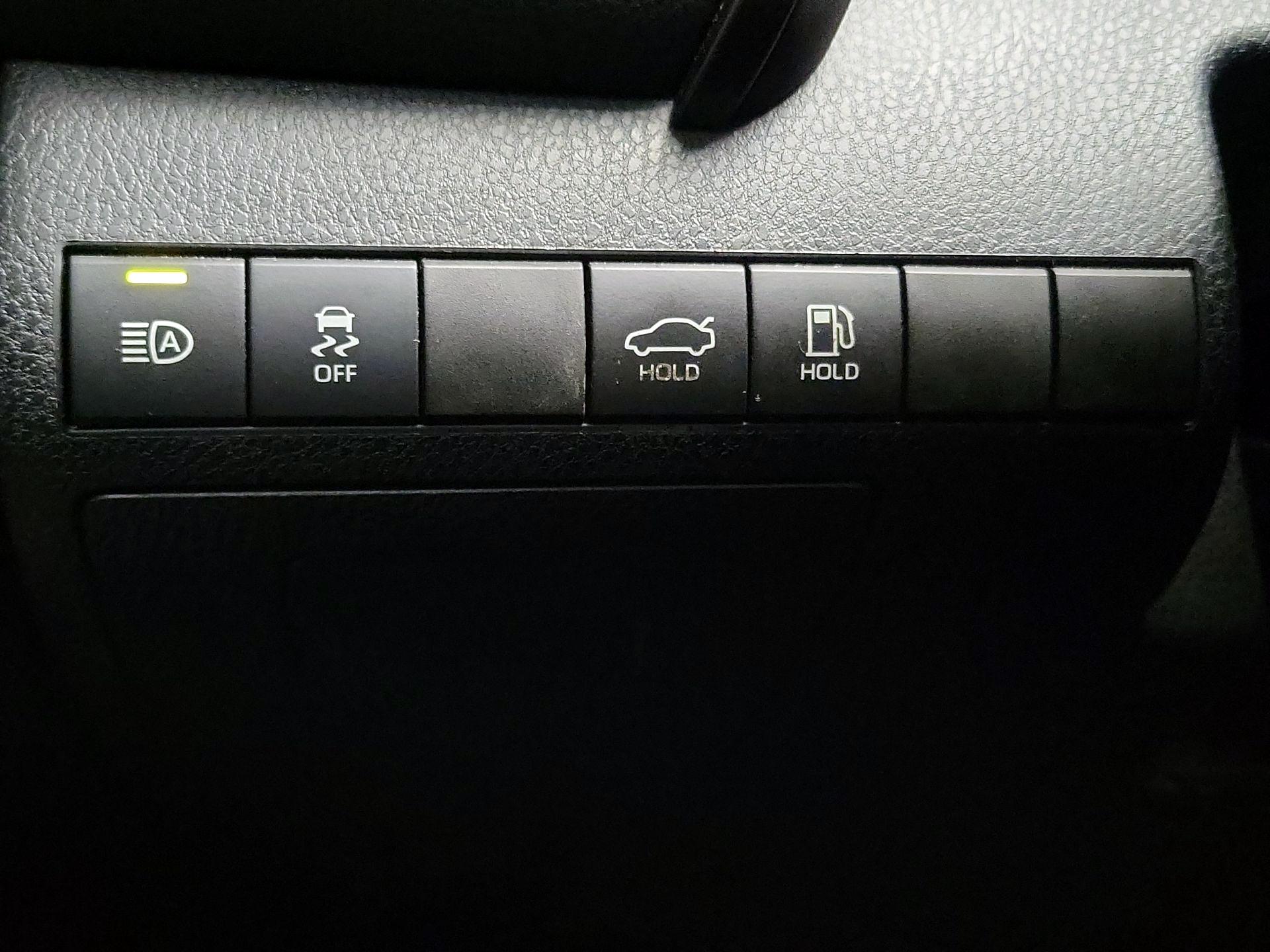 Thumbnail: 2021 Toyota Camry - 13
