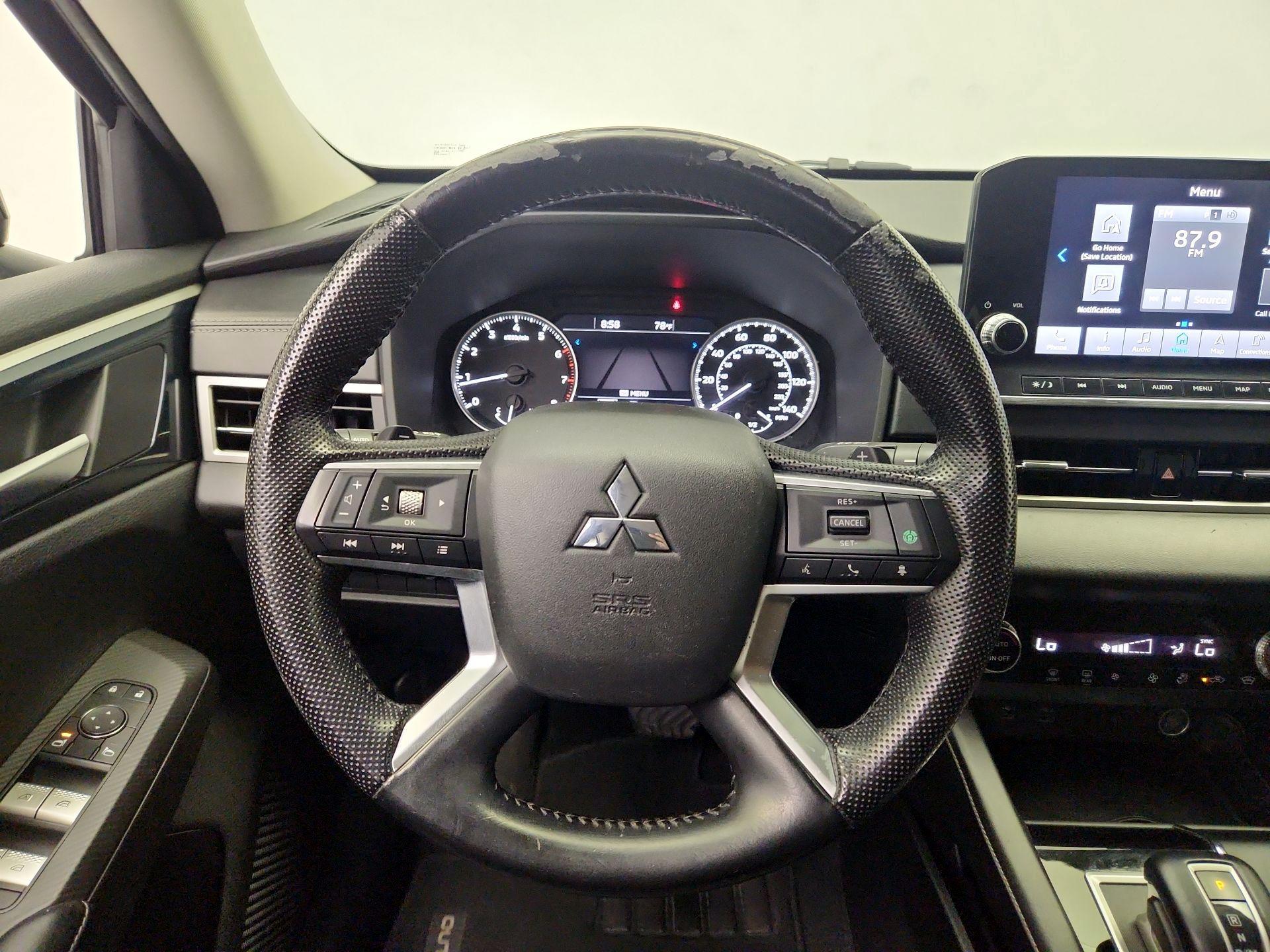 Thumbnail: 2022 Mitsubishi Outlander - 10