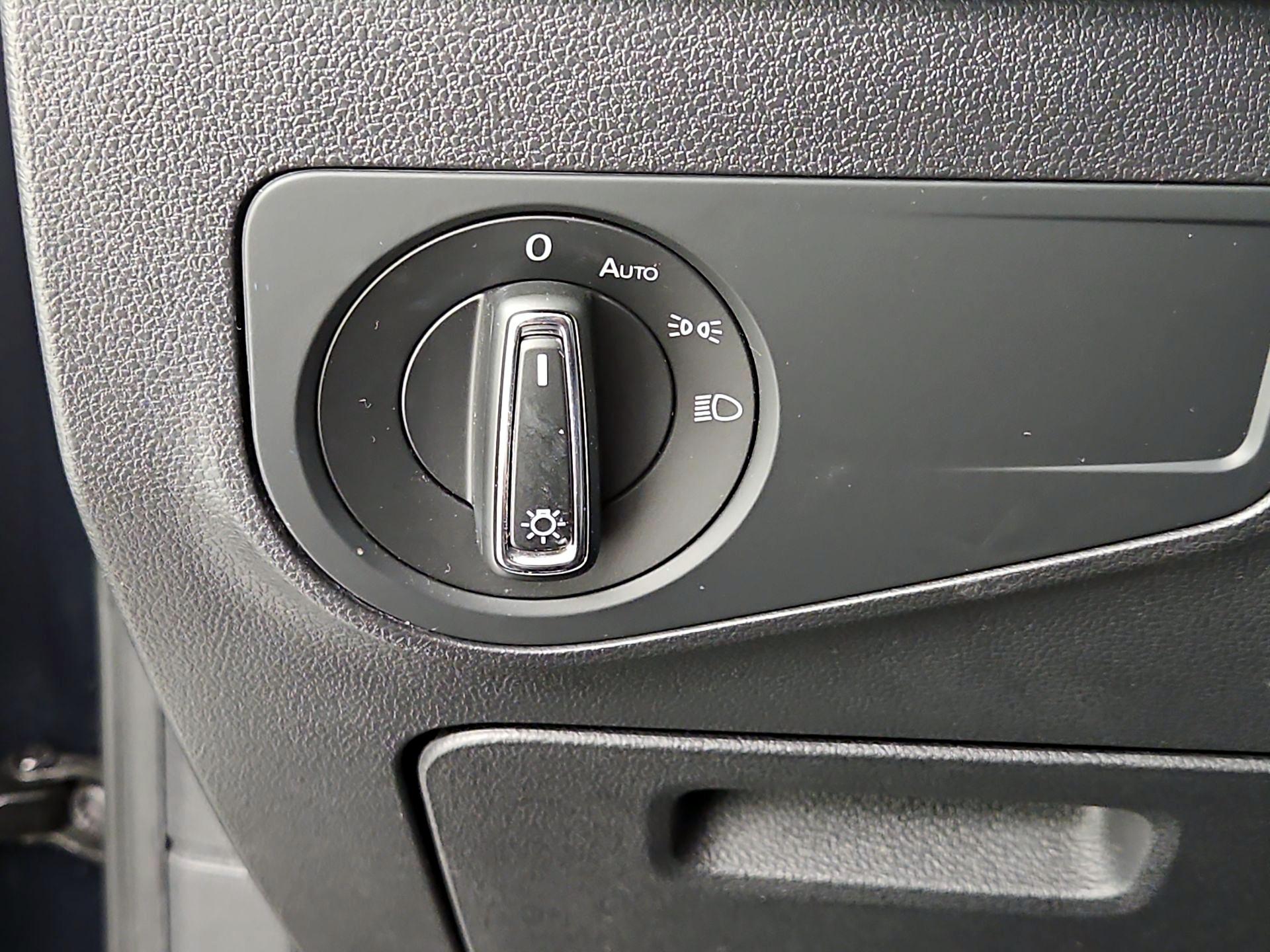 Thumbnail: 2018 Volkswagen Tiguan - 13