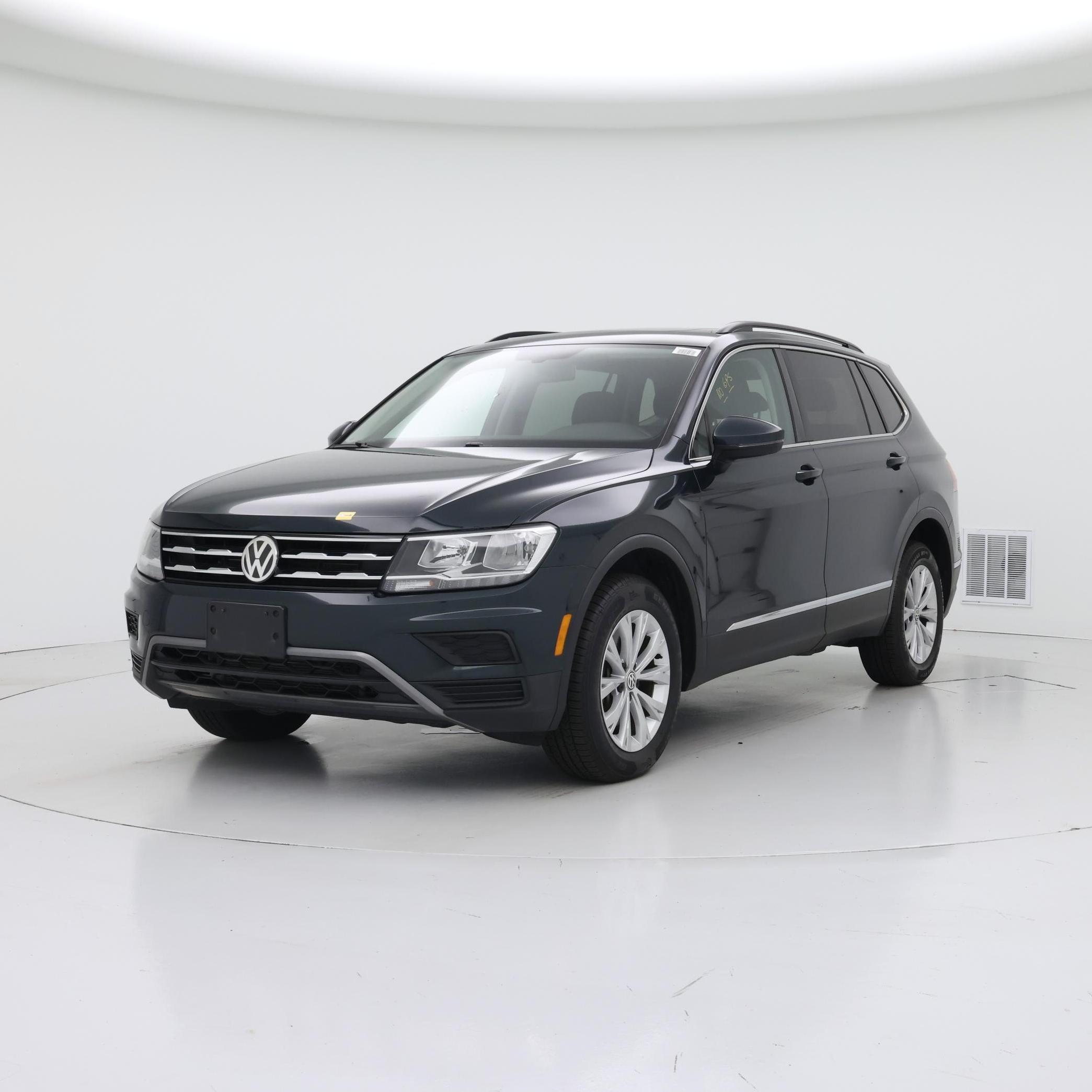 Thumbnail: 2018 Volkswagen Tiguan - 4