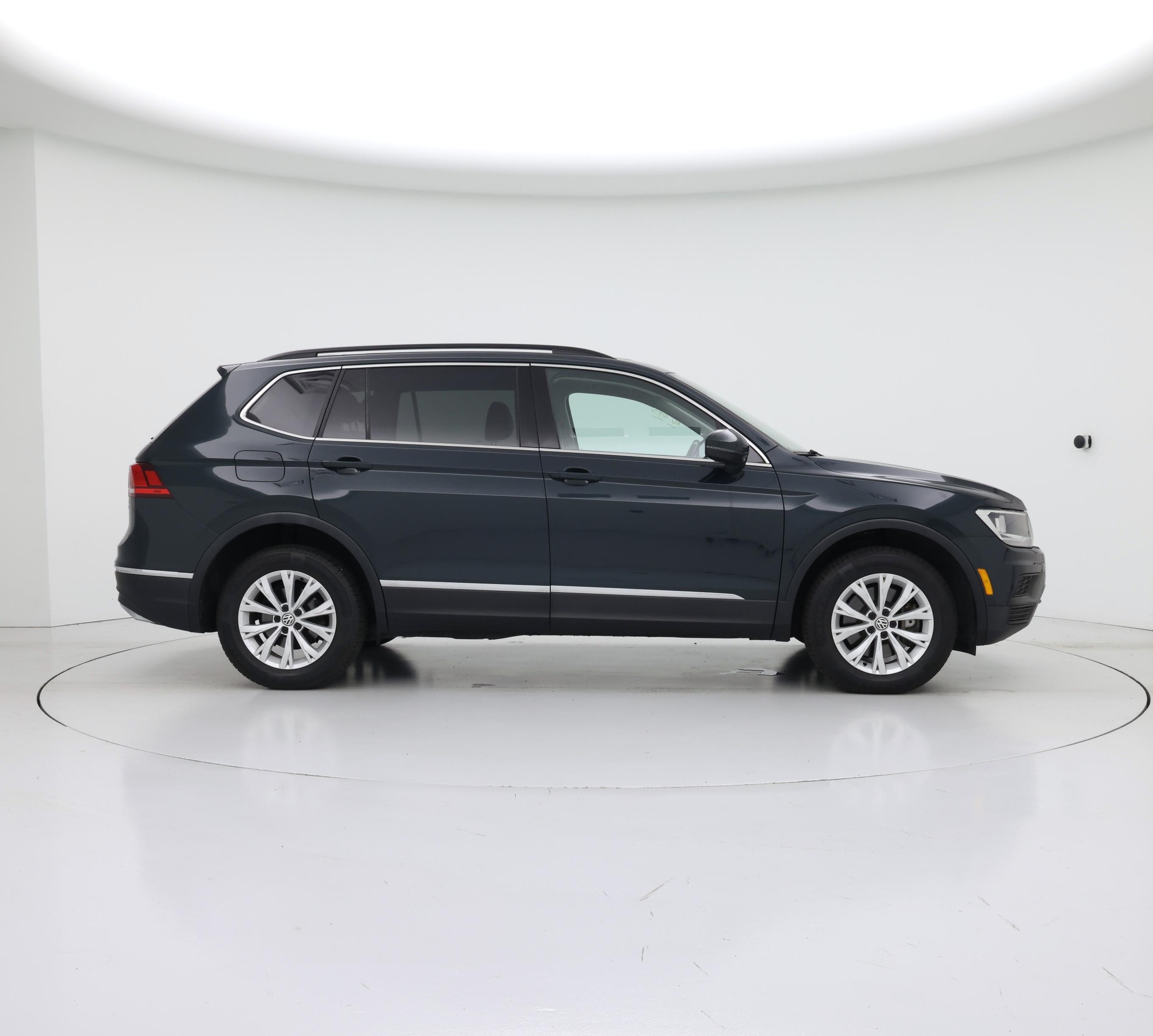 Thumbnail: 2018 Volkswagen Tiguan - 7