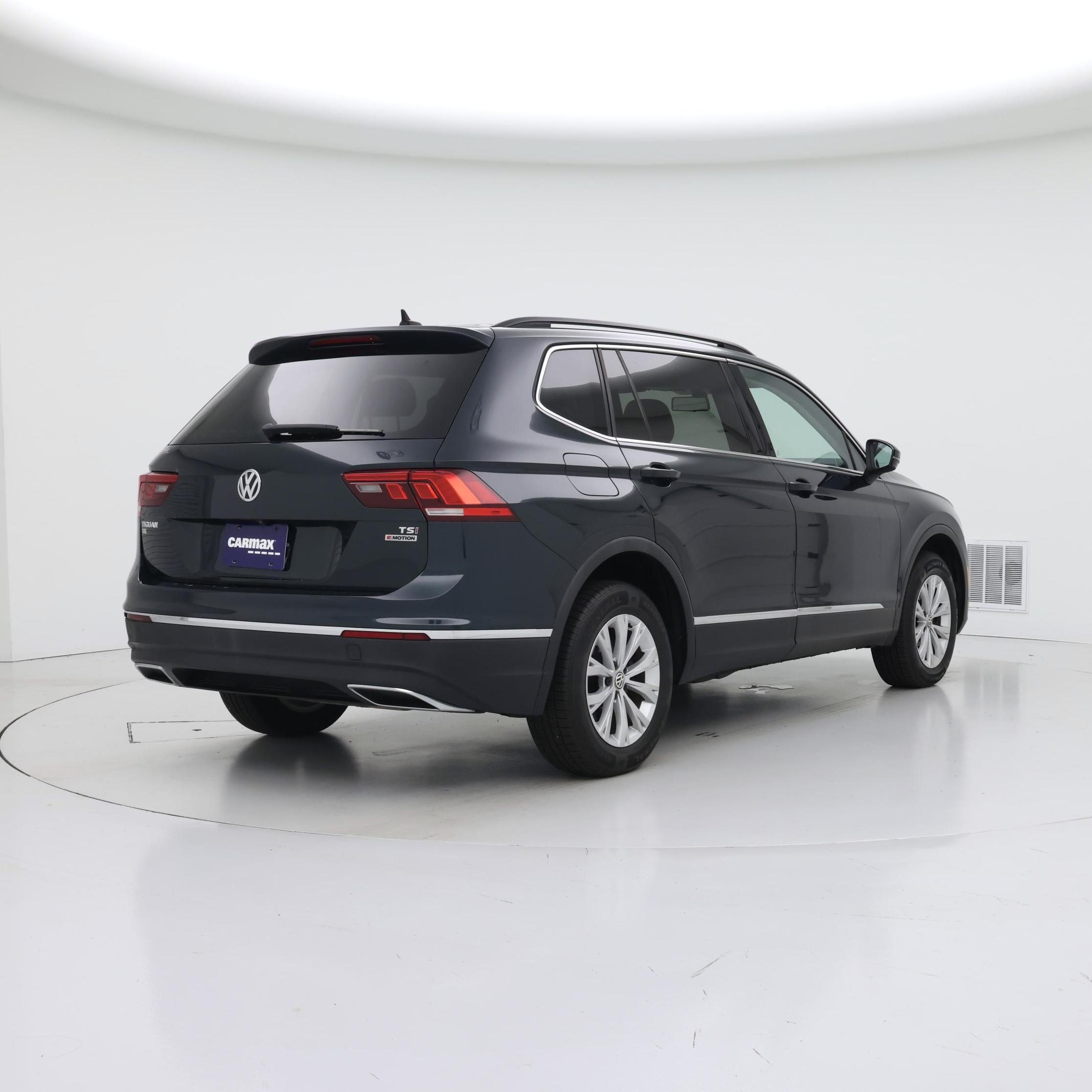 Thumbnail: 2018 Volkswagen Tiguan - 8
