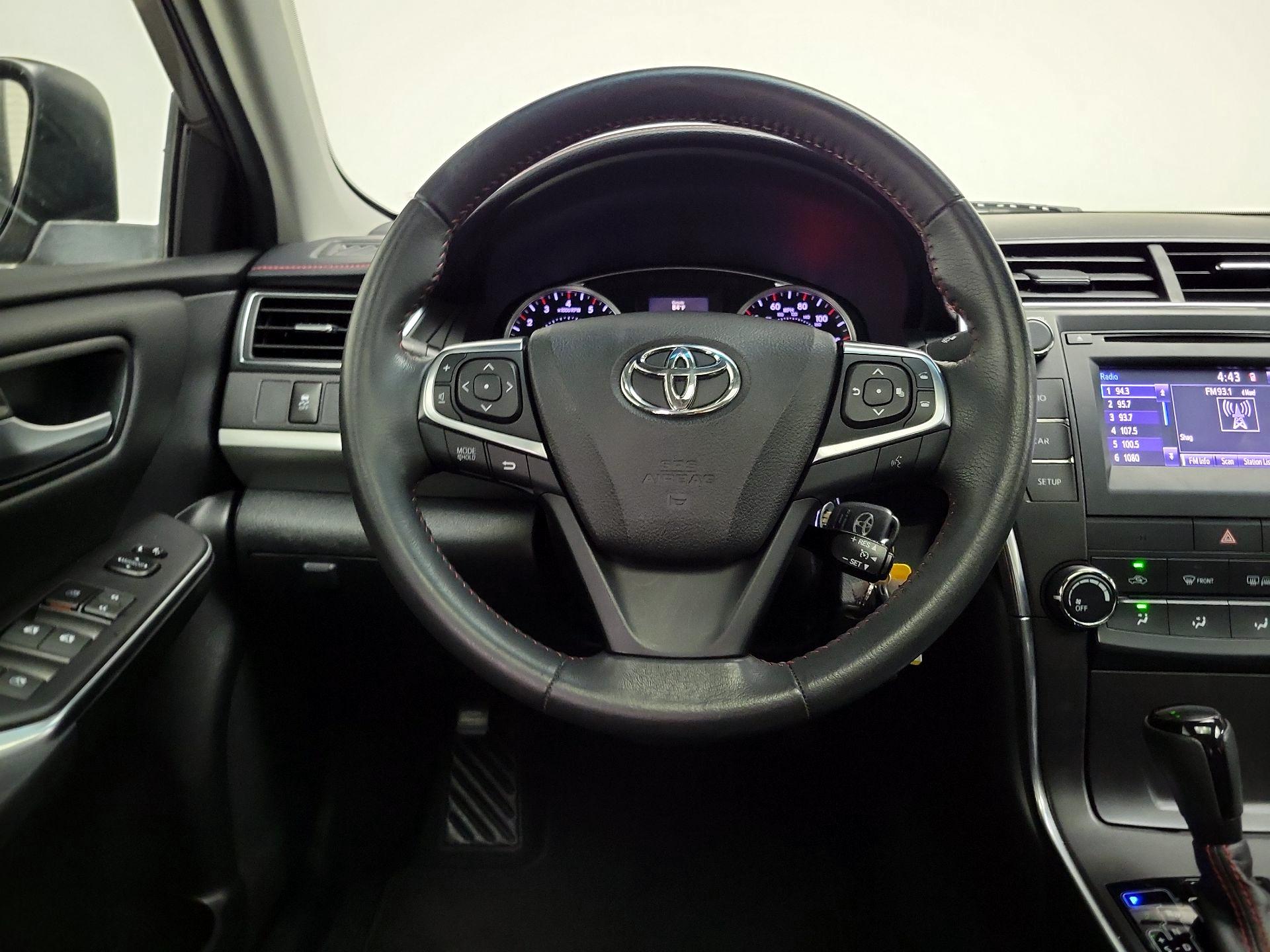 Thumbnail: 2017 Toyota Camry - 10