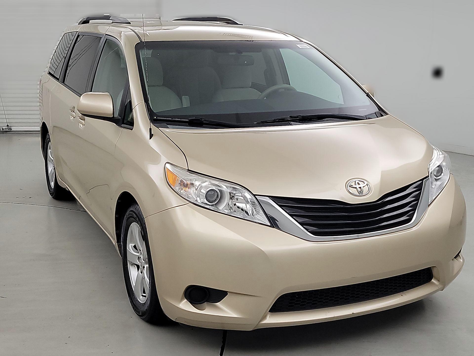 Thumbnail: 2014 Toyota Sienna - 1