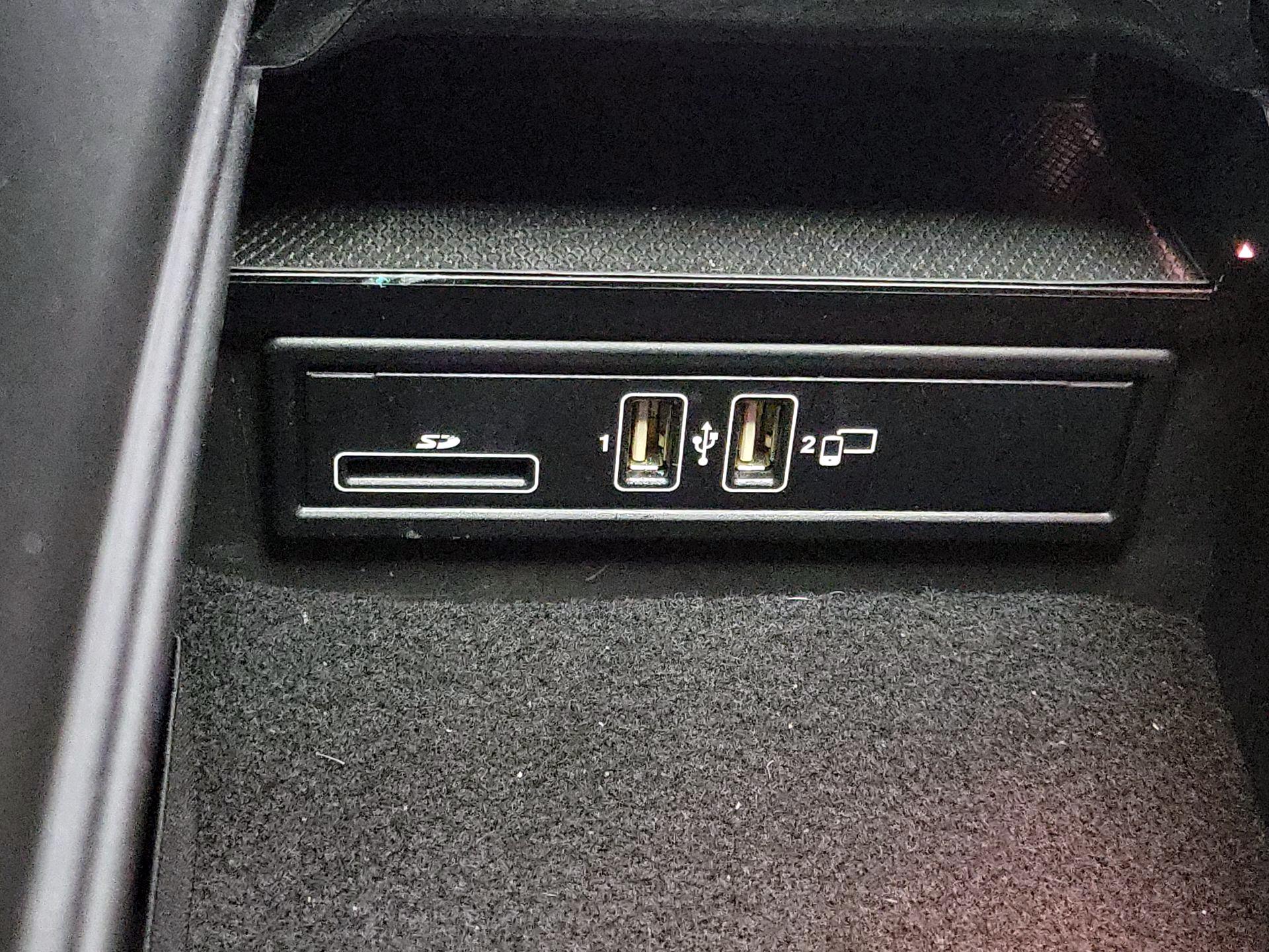 Thumbnail: 2018 Mercedes-Benz C-Class - 18