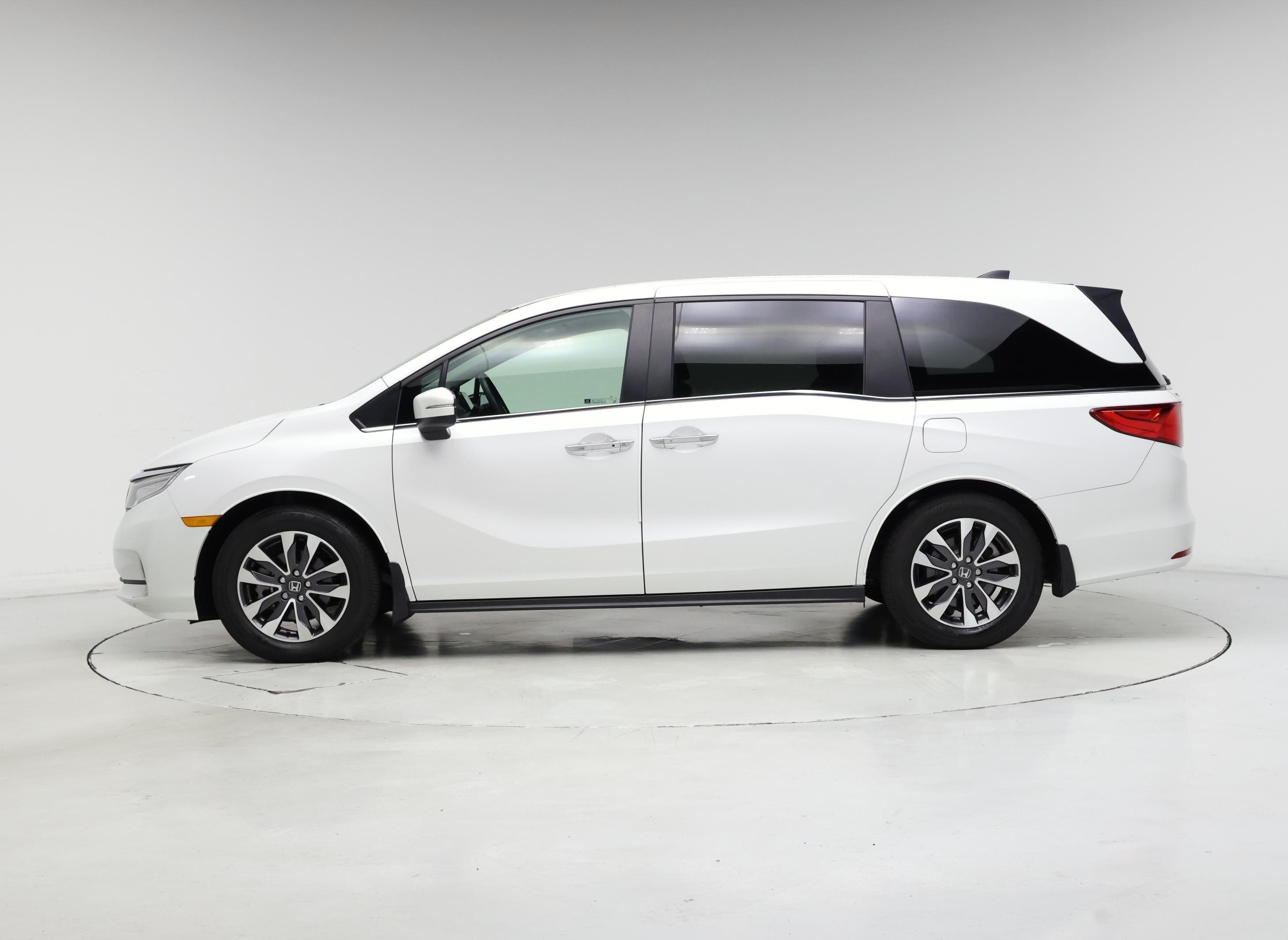Thumbnail: 2023 Honda Odyssey - 3