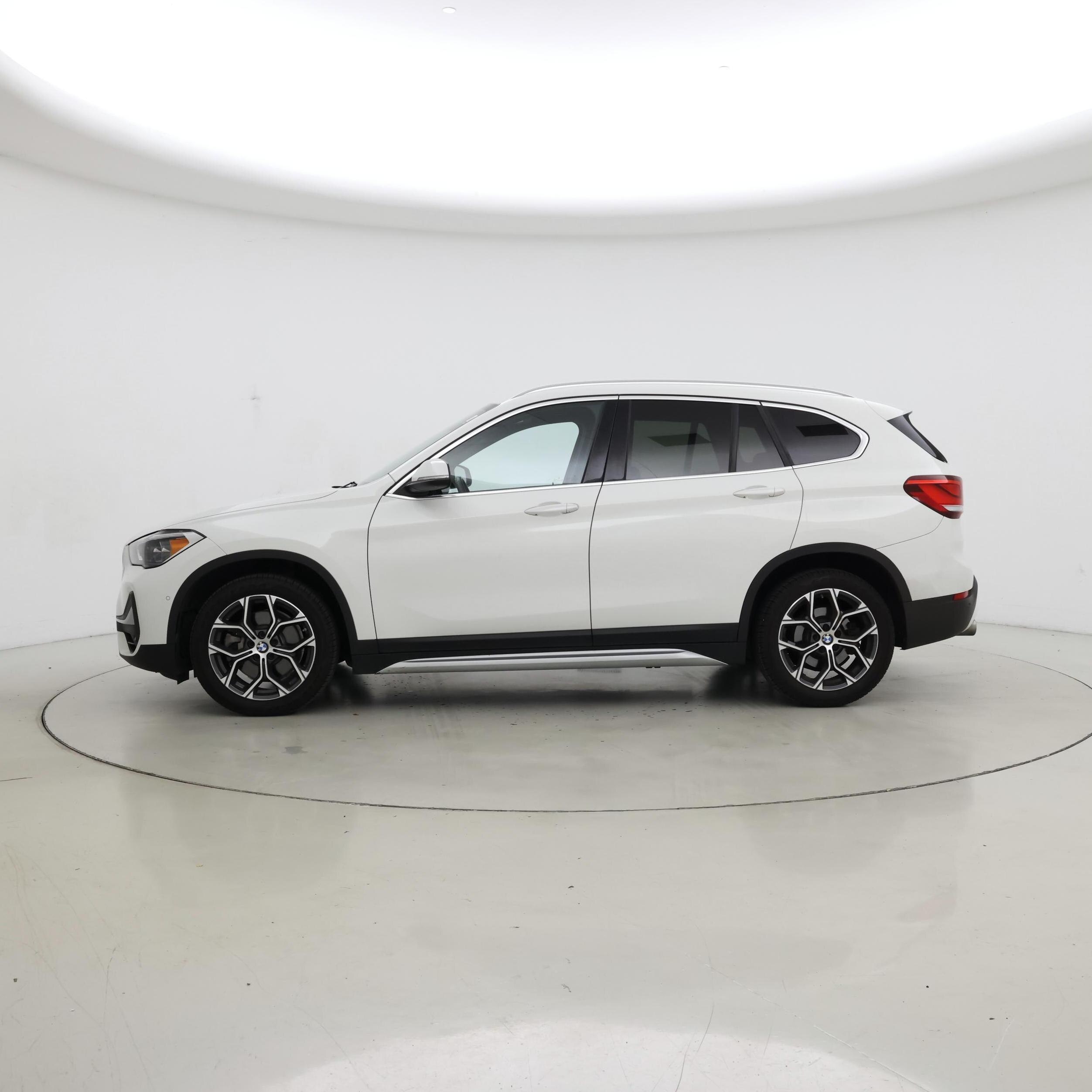 Thumbnail: 2022 BMW X1 - 3