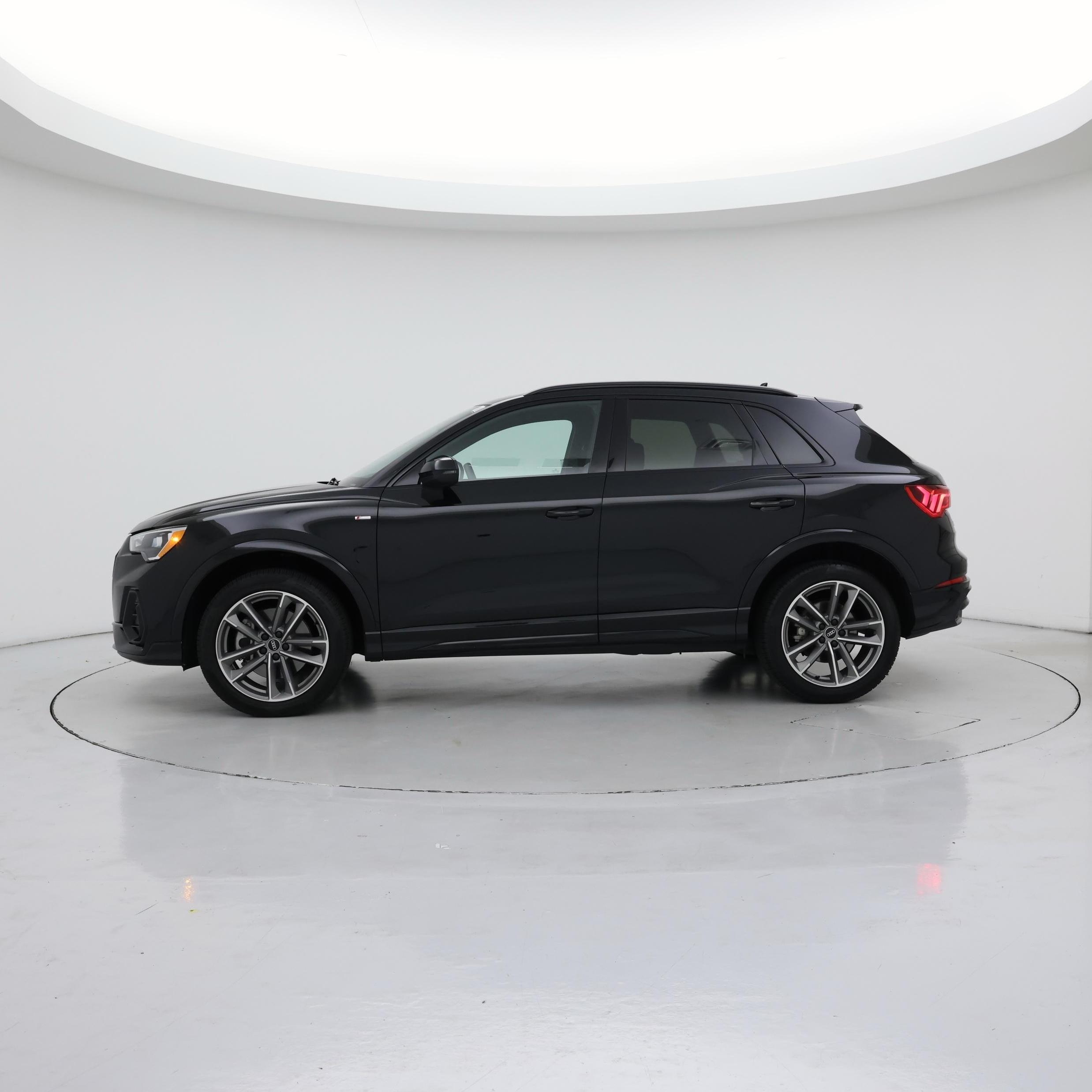 Thumbnail: 2022 Audi Q3 - 3