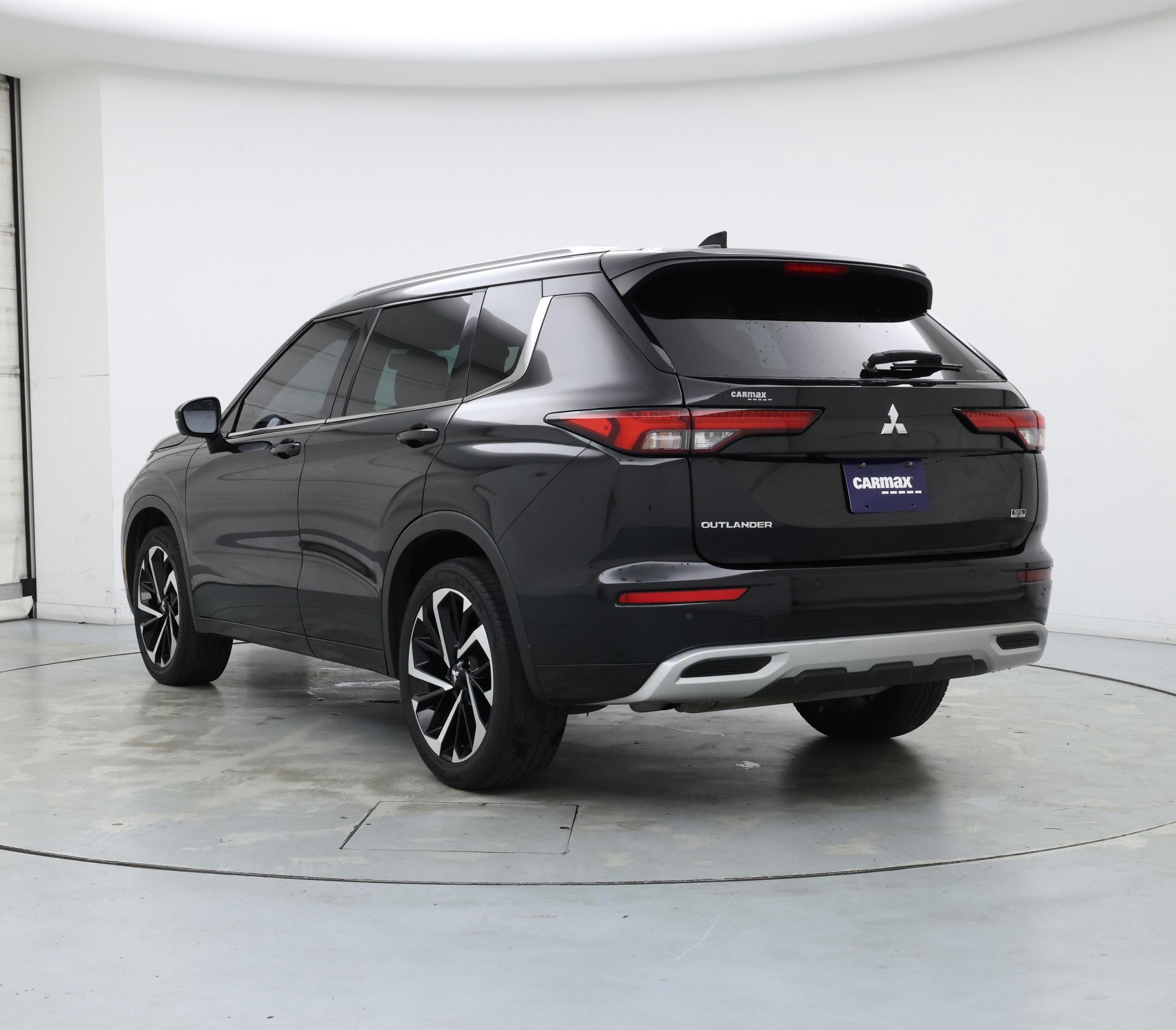 Thumbnail: 2022 Mitsubishi Outlander - 2