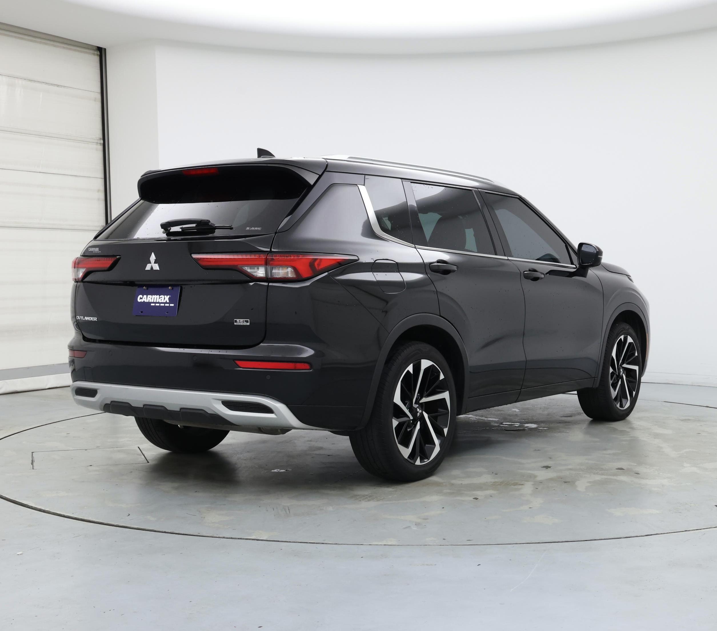 Thumbnail: 2022 Mitsubishi Outlander - 8