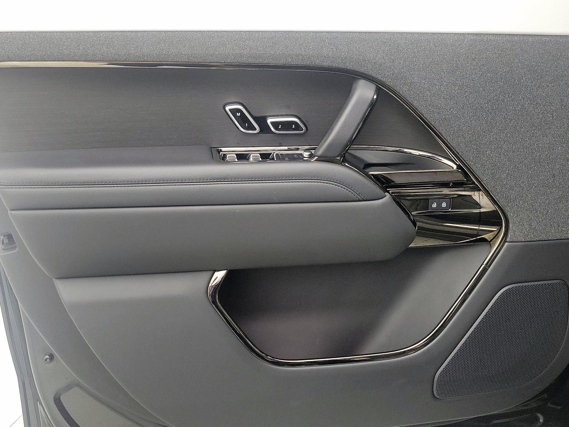 Thumbnail: 2023 Land Rover Range Rover Sport - 12