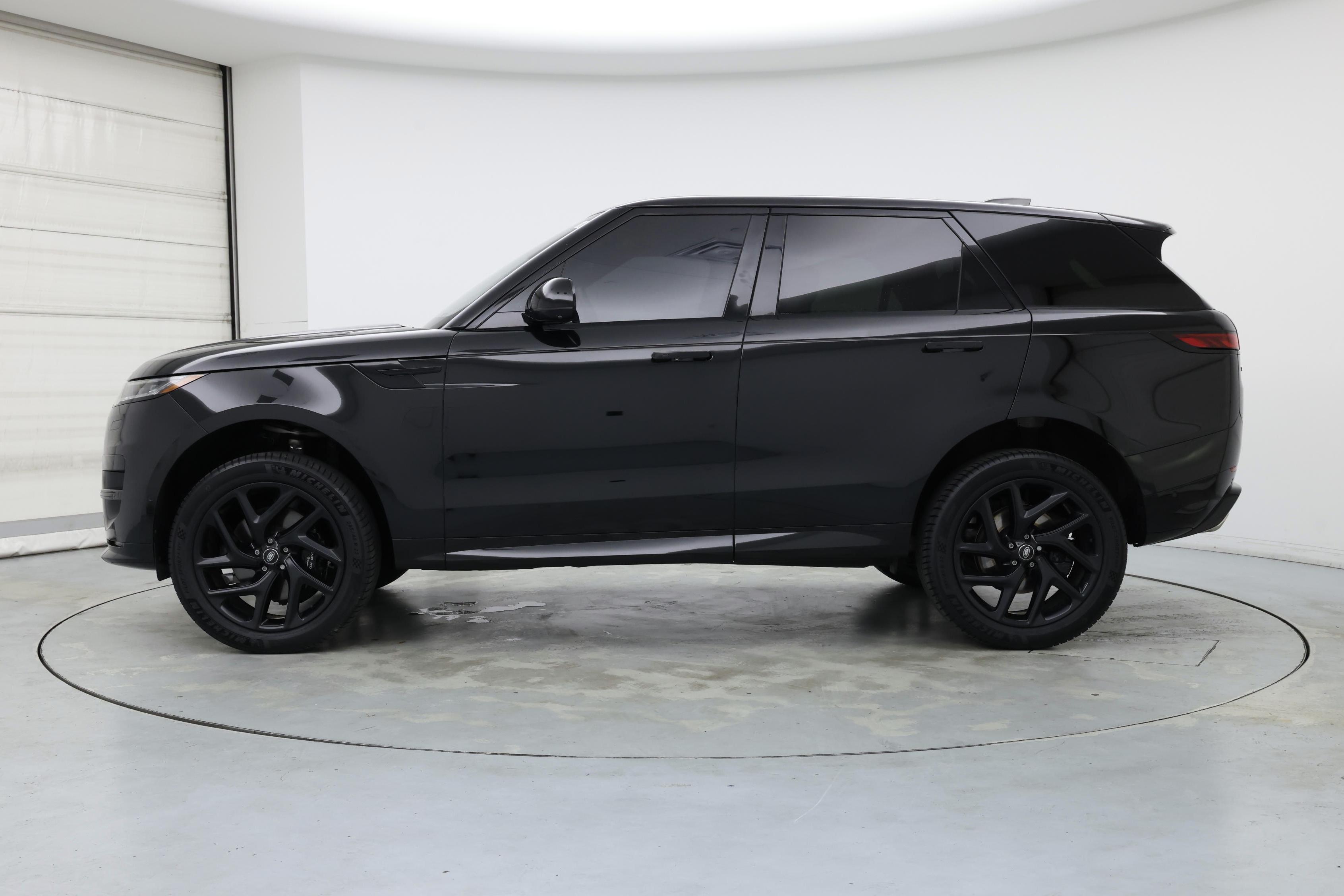 Thumbnail: 2023 Land Rover Range Rover Sport - 3