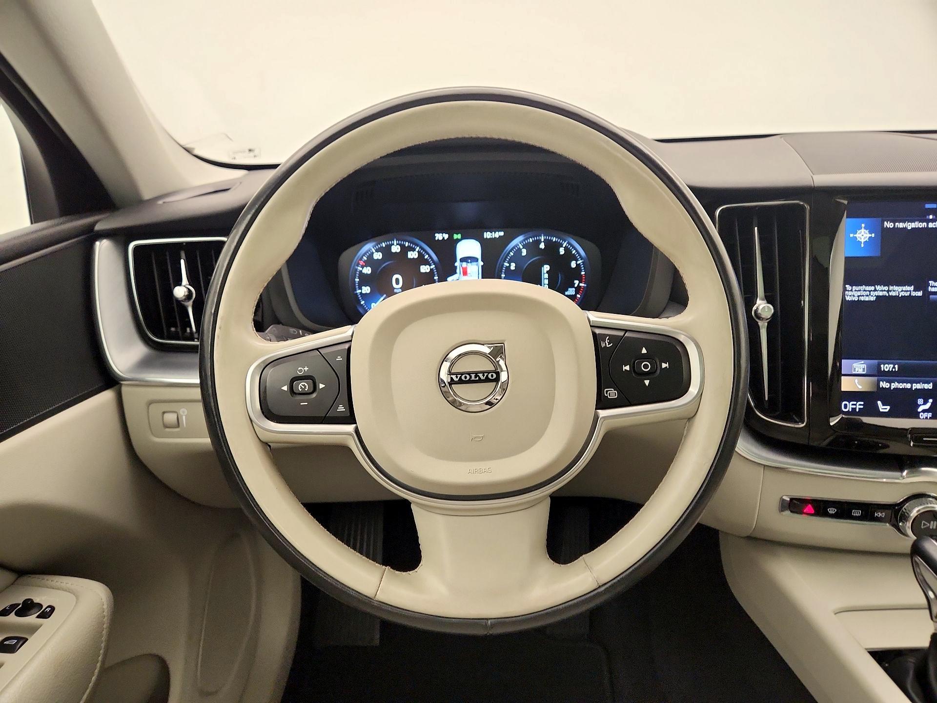 Thumbnail: 2020 Volvo XC60 - 10