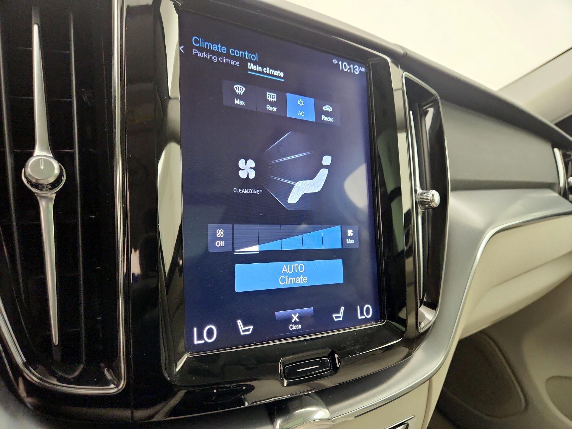 Thumbnail: 2020 Volvo XC60 - 16