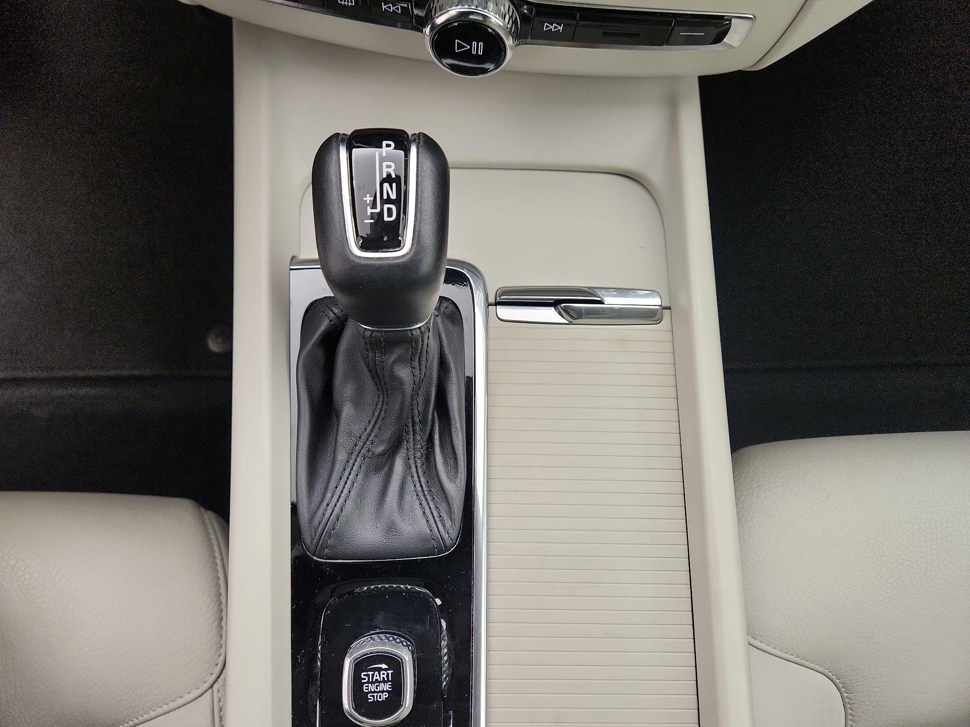 Thumbnail: 2020 Volvo XC60 - 17