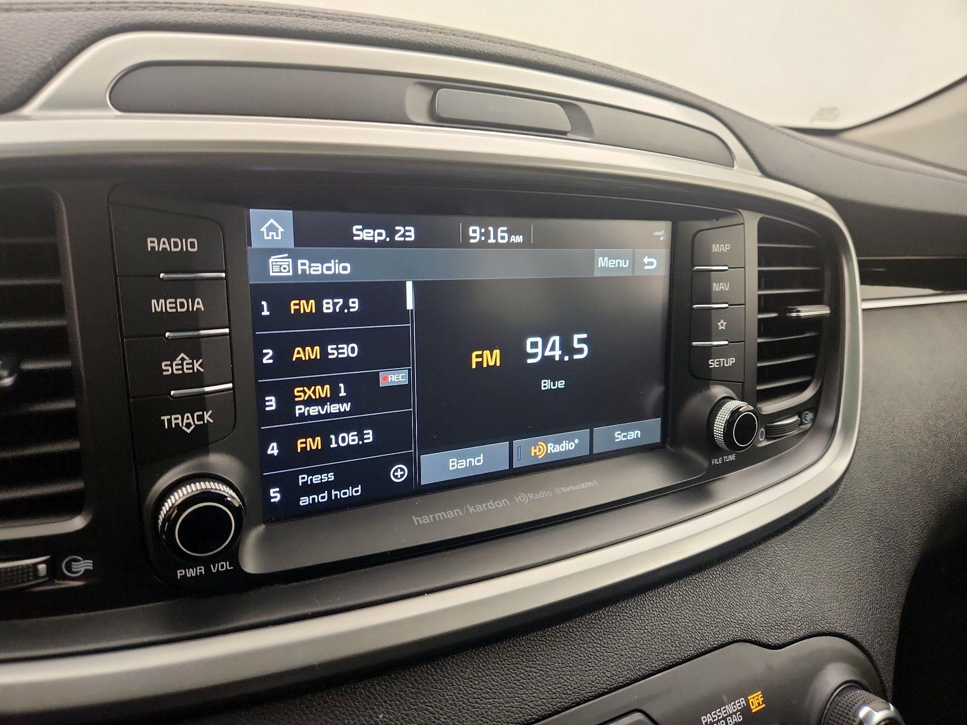 Thumbnail: 2020 Kia Sorento - 16
