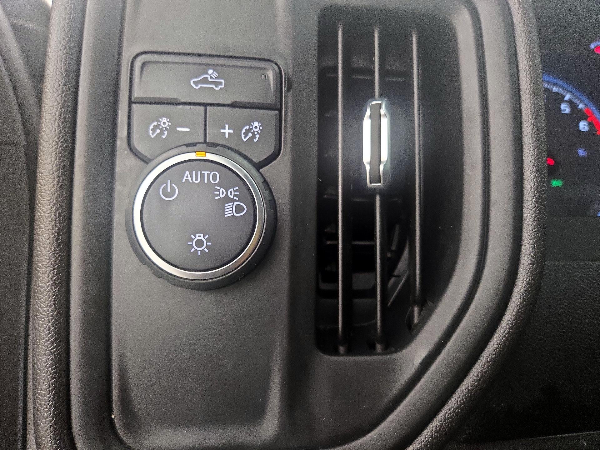 Thumbnail: 2021 Chevrolet Silverado 1500 - 13