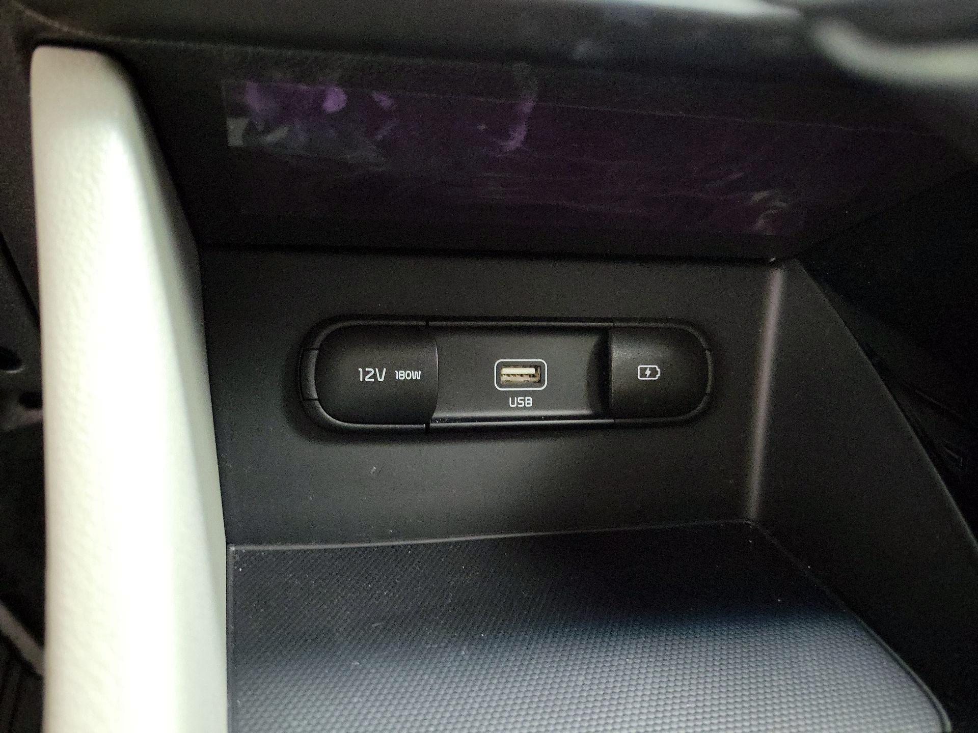 Thumbnail: 2021 Kia Niro - 19