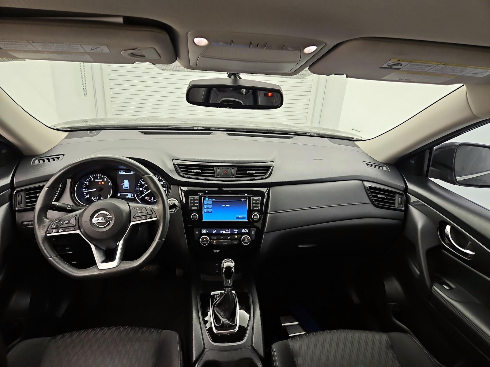 Image of 2017 Nissan Rogue SV