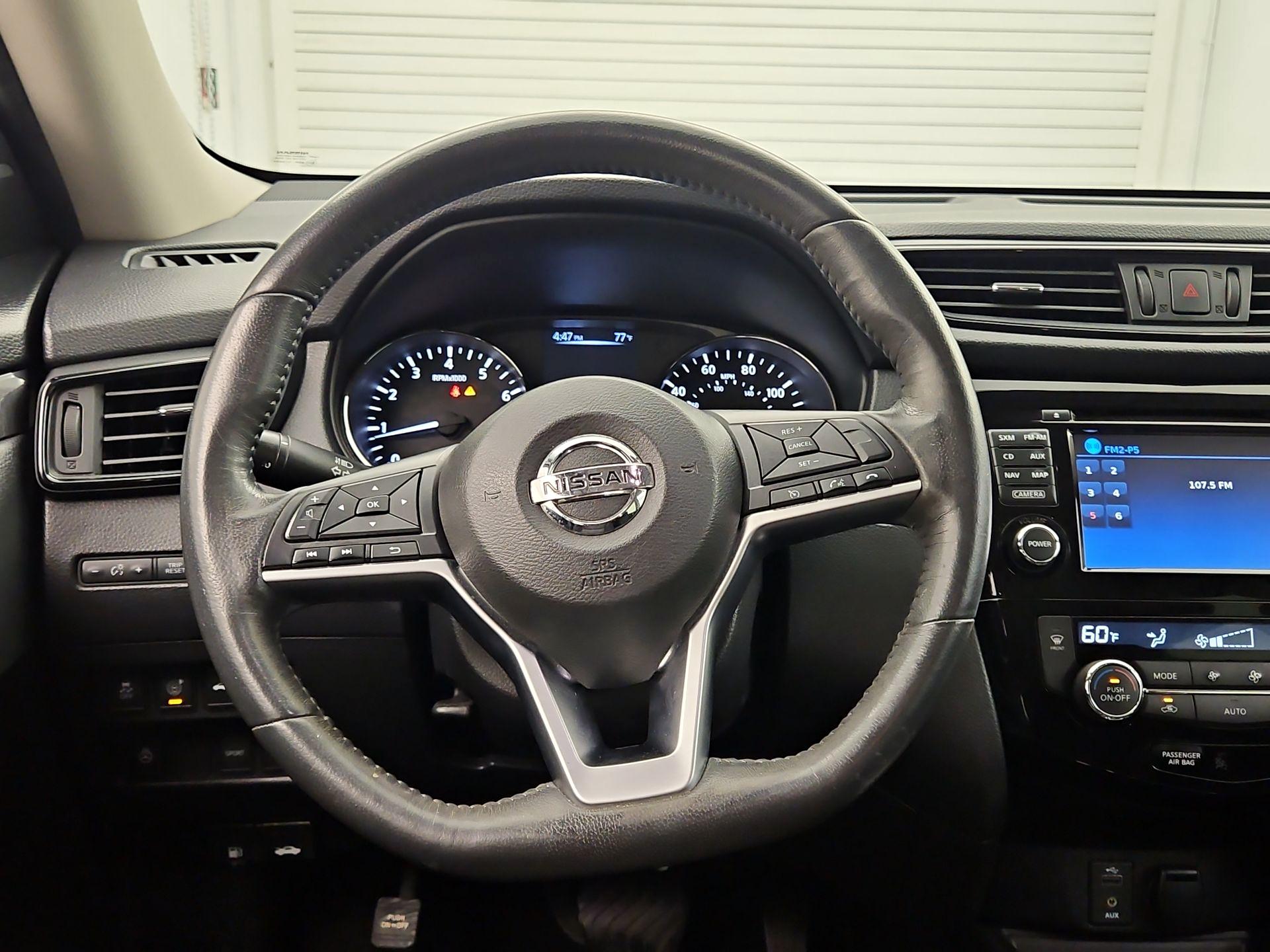 Thumbnail: 2017 Nissan Rogue - 10