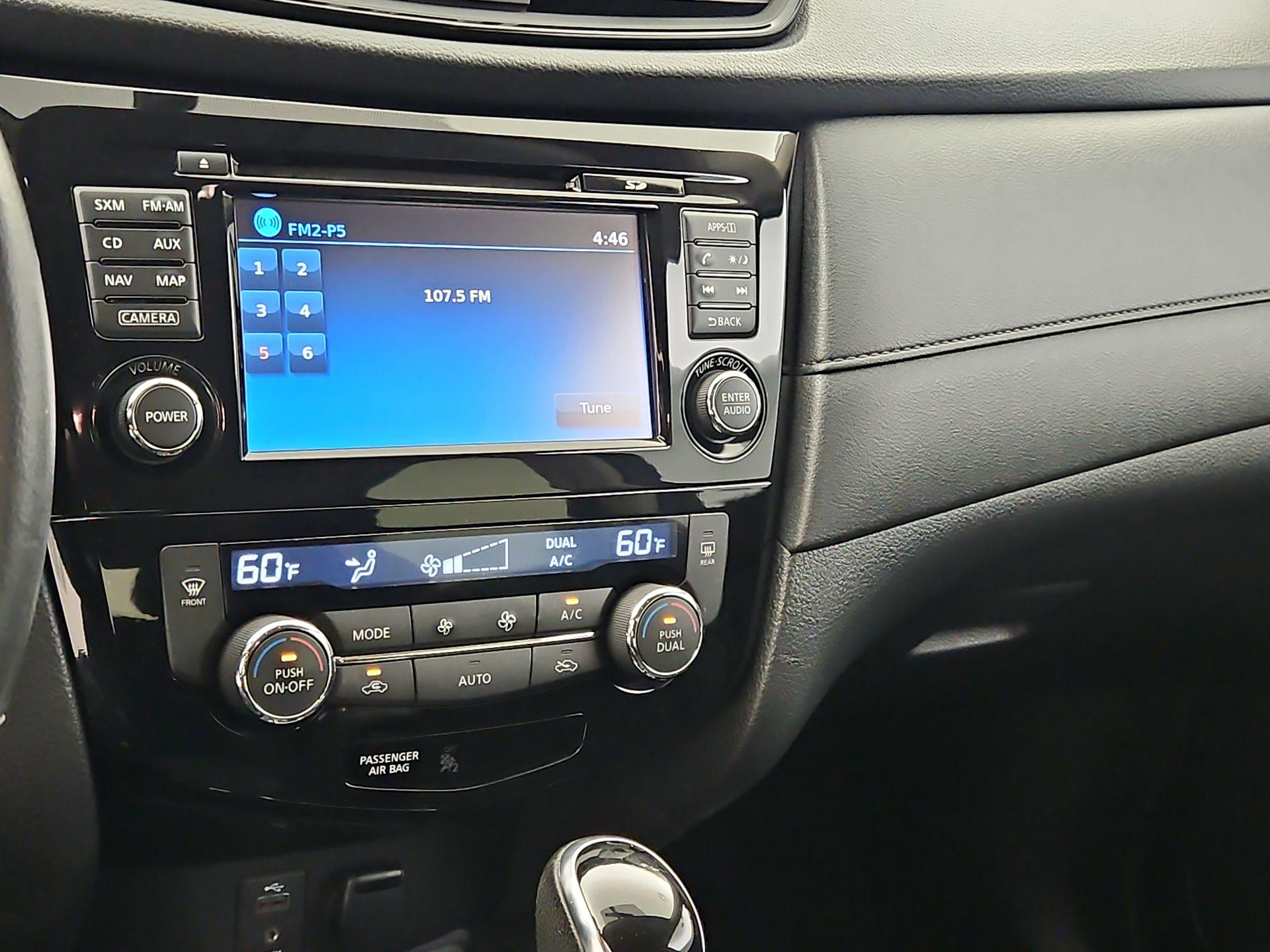 Thumbnail: 2017 Nissan Rogue - 16