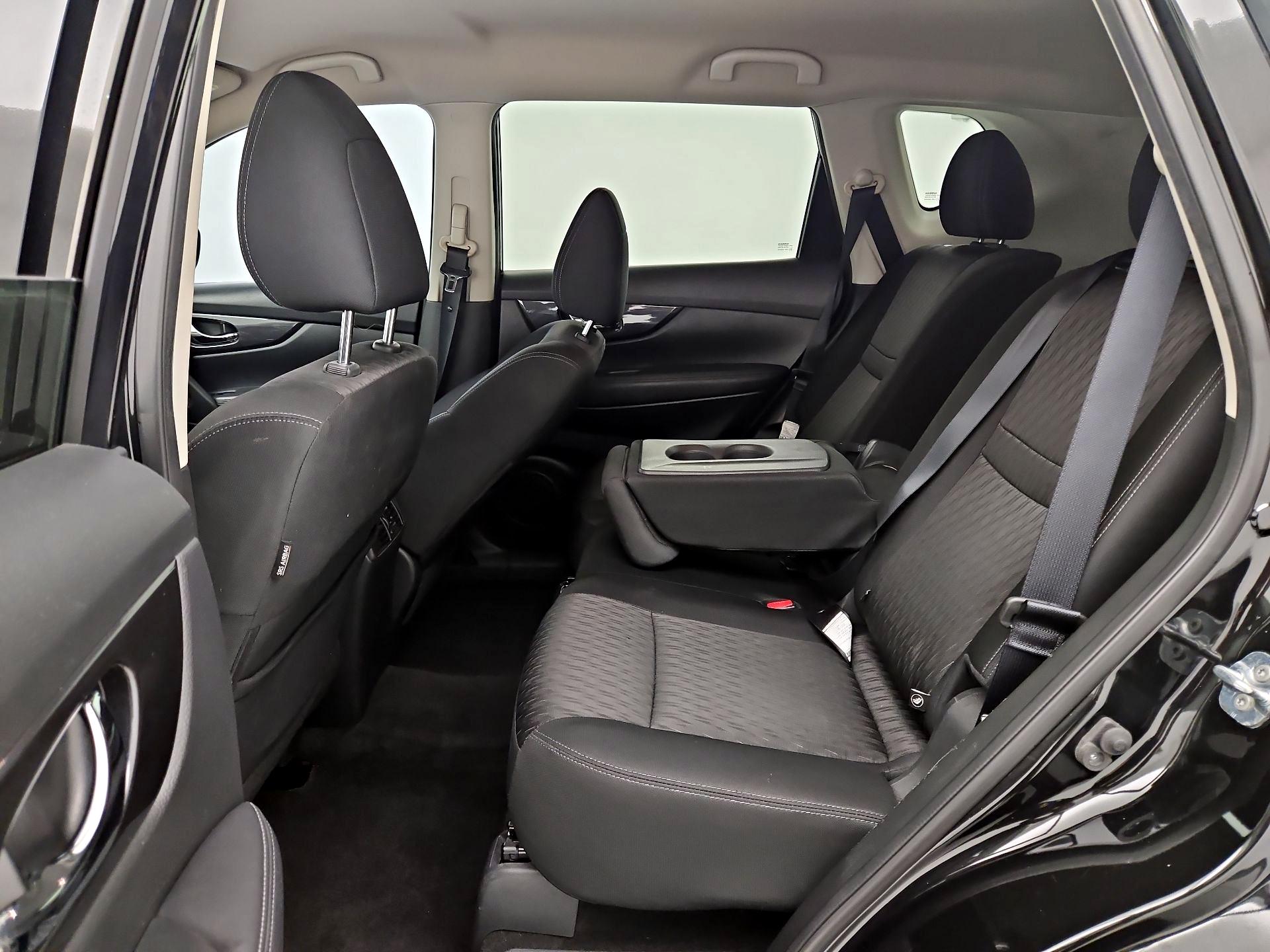 Thumbnail: 2017 Nissan Rogue - 20