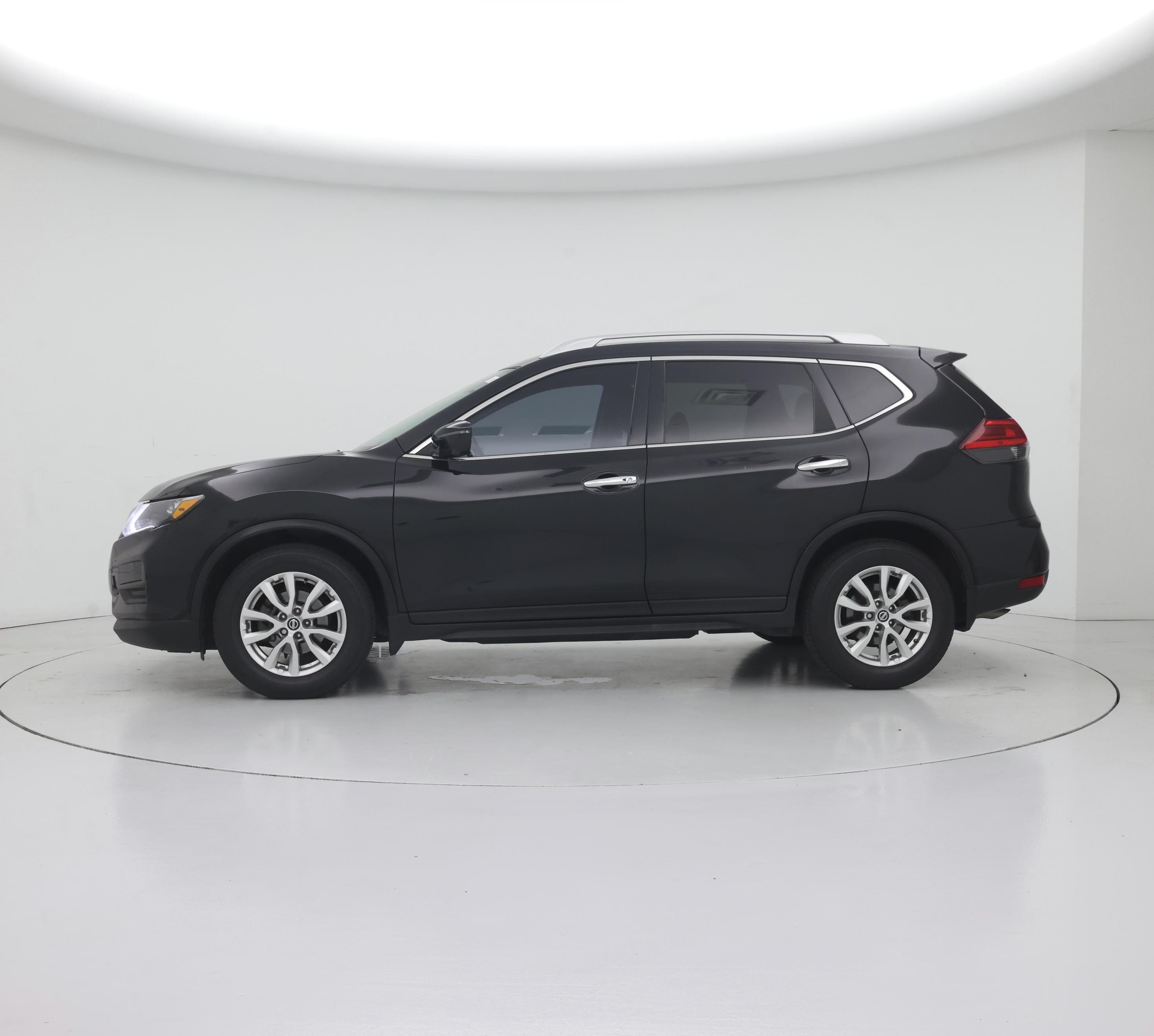 Thumbnail: 2017 Nissan Rogue - 3