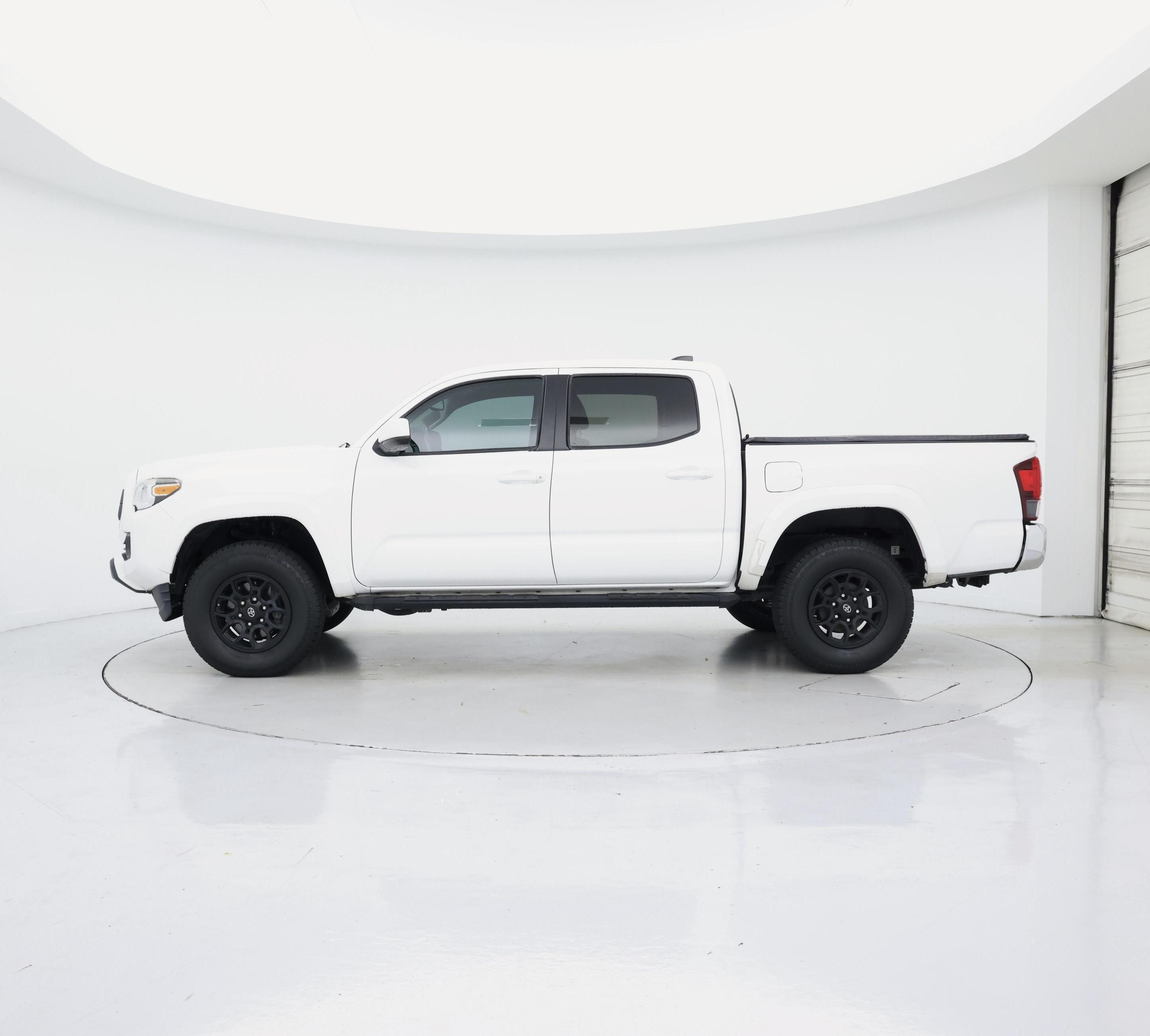 Thumbnail: 2020 Toyota Tacoma - 3