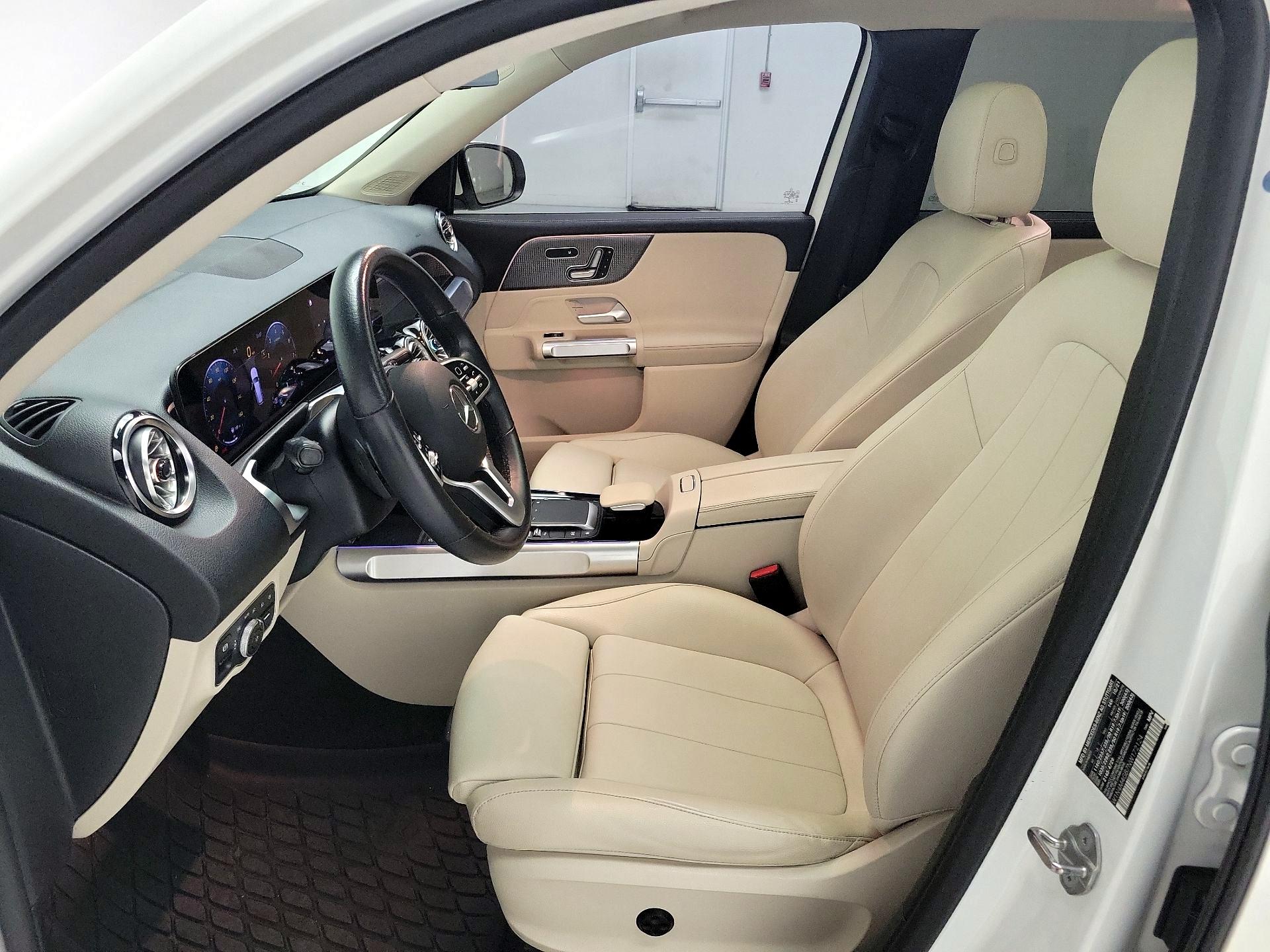 Thumbnail: 2022 Mercedes-Benz GLB - 11