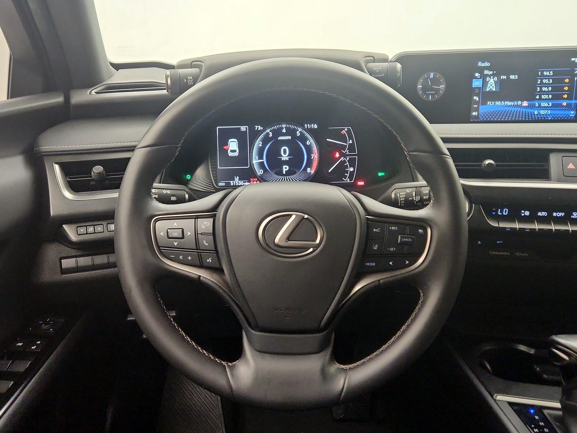 Thumbnail: 2022 Lexus UX - 10