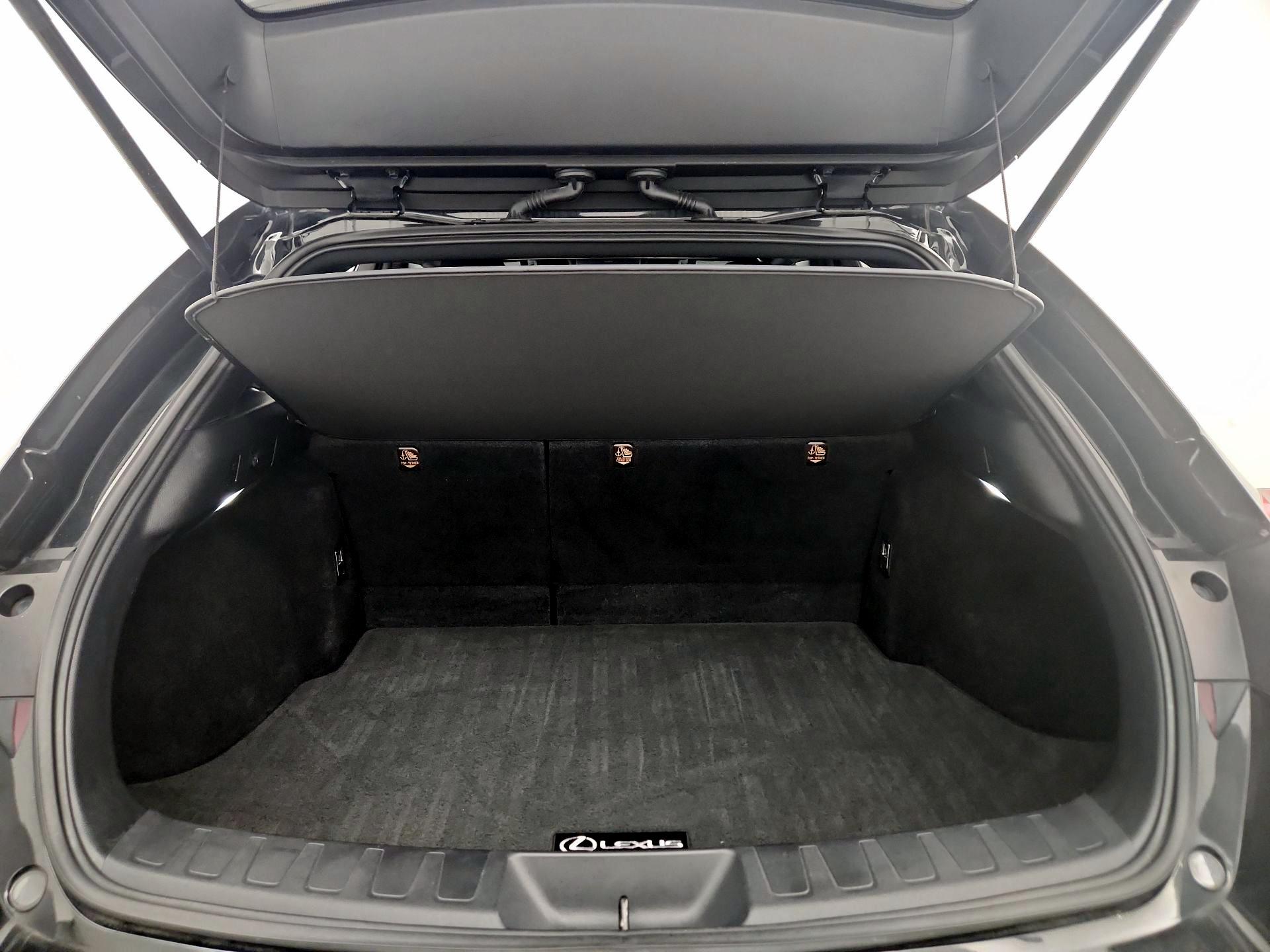 Thumbnail: 2022 Lexus UX - 20