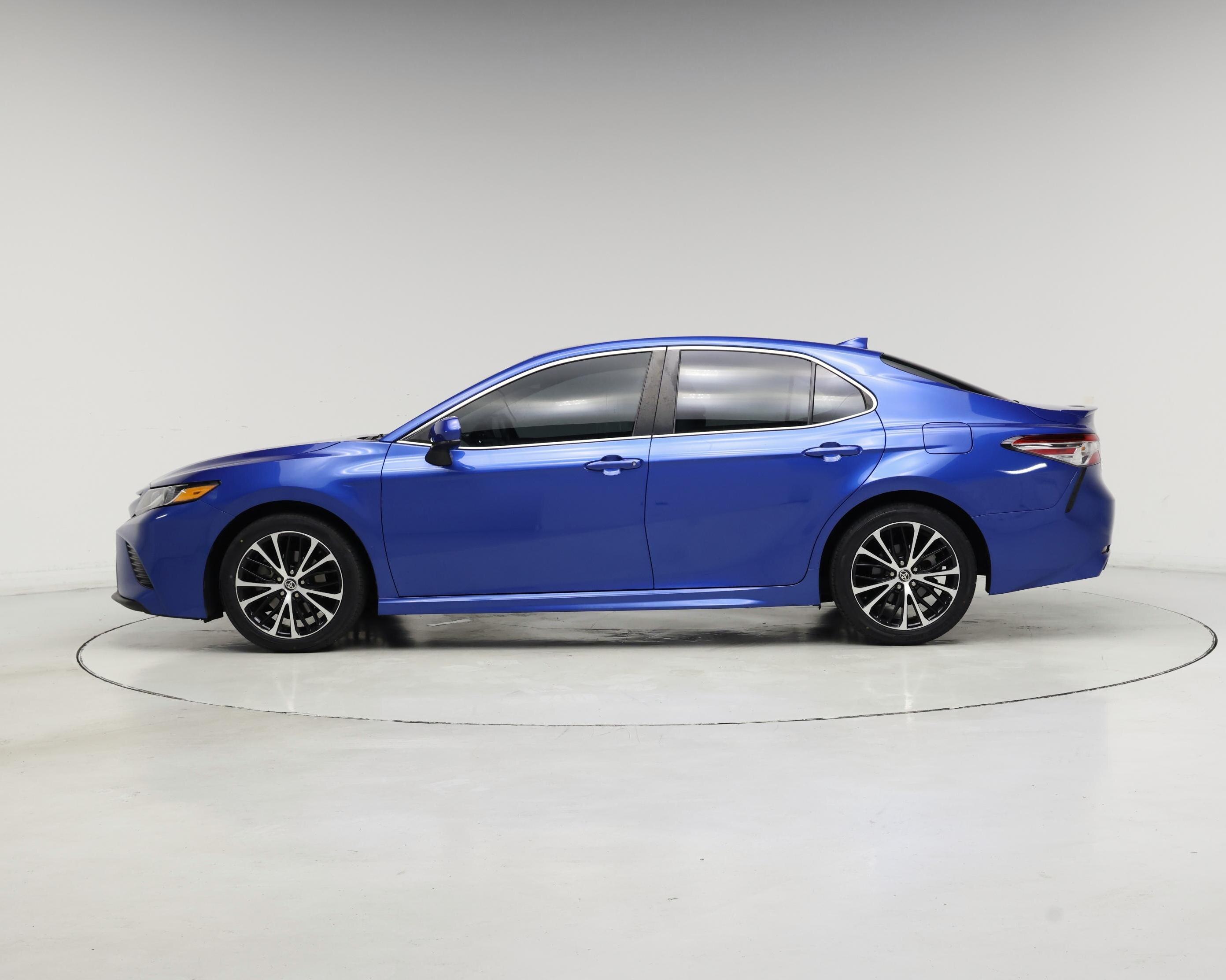 Thumbnail: 2020 Toyota Camry - 3