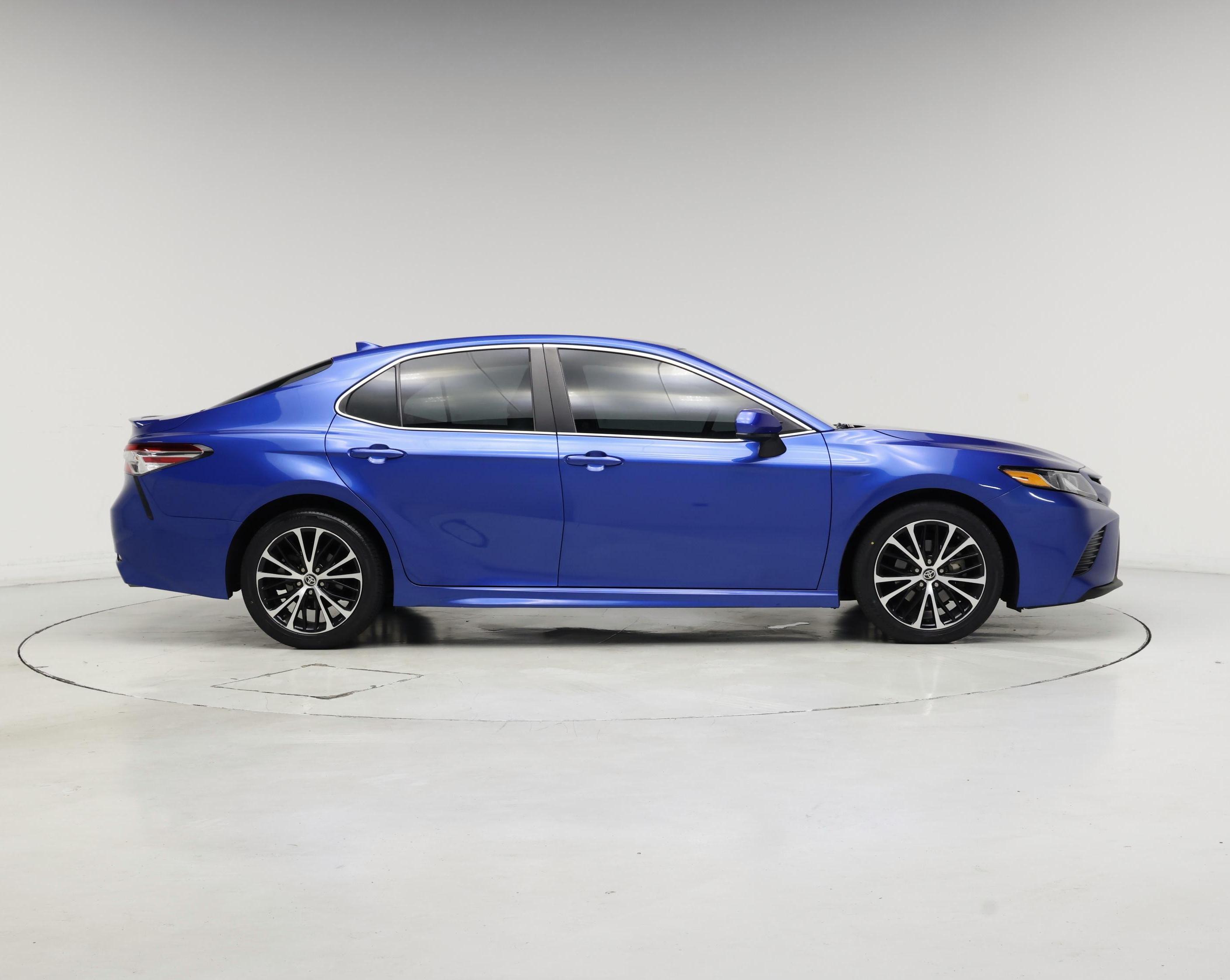 Thumbnail: 2020 Toyota Camry - 7